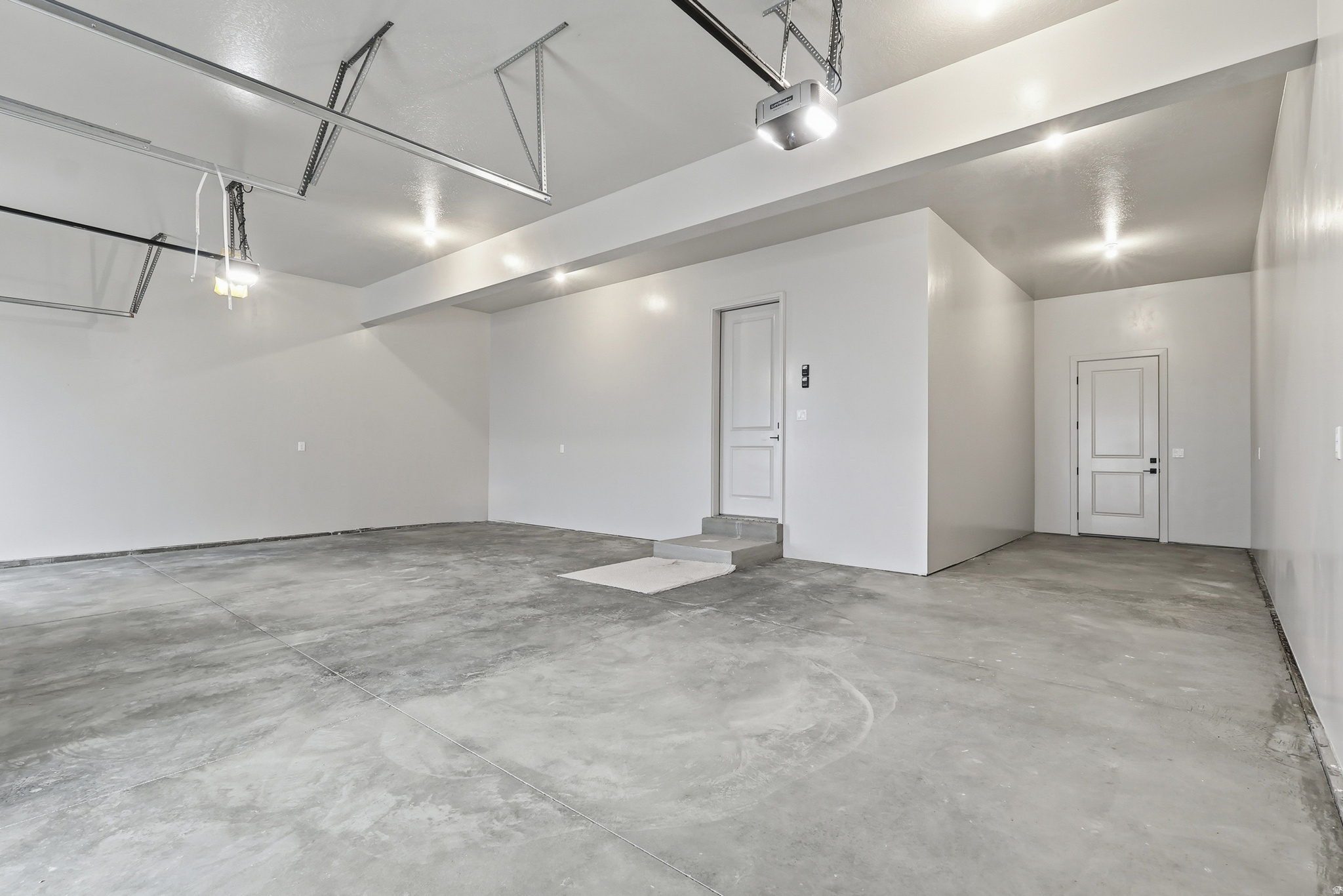 FOOTHILL LOFTS - Residential