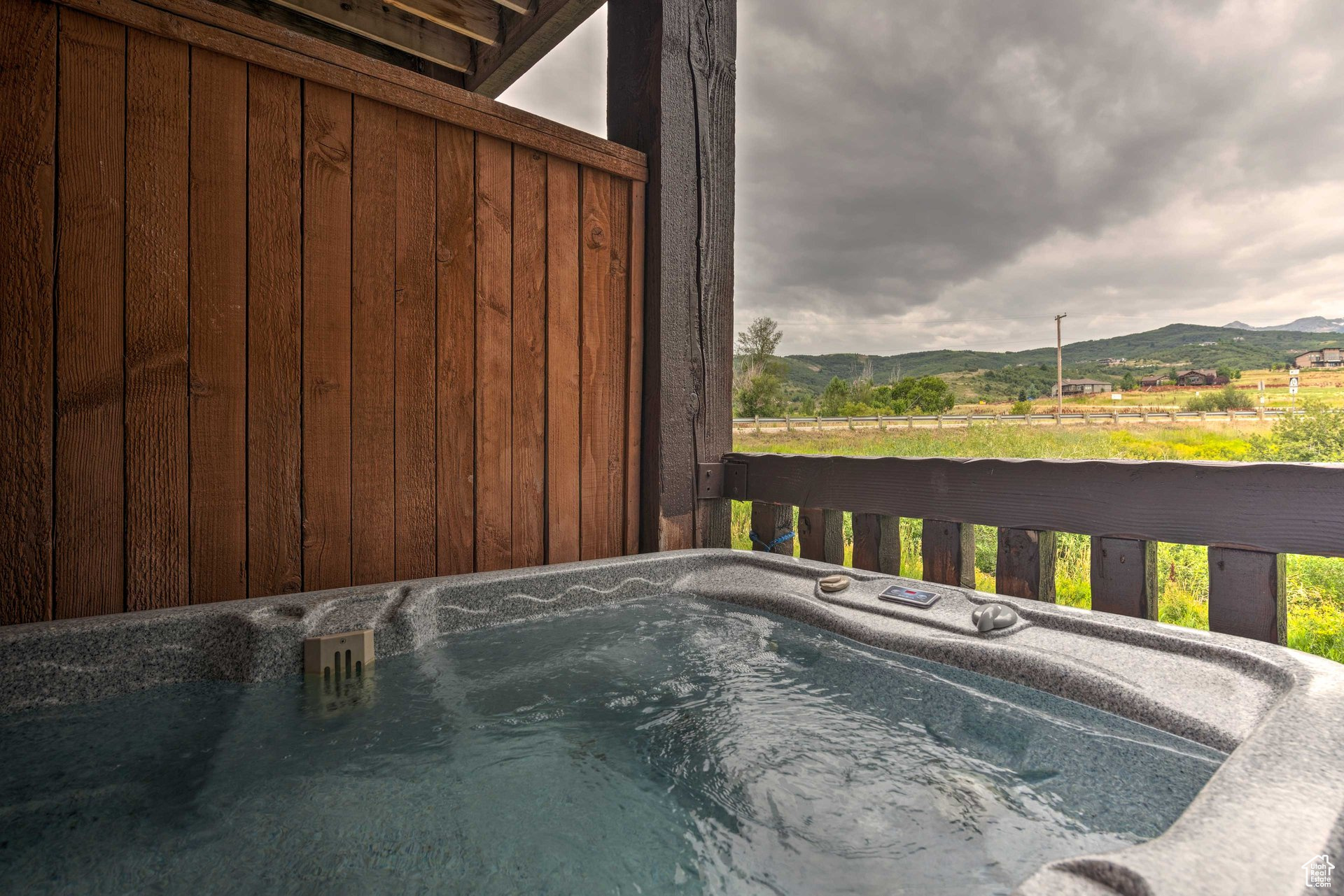 LAKESIDE VILLAGE - Residential