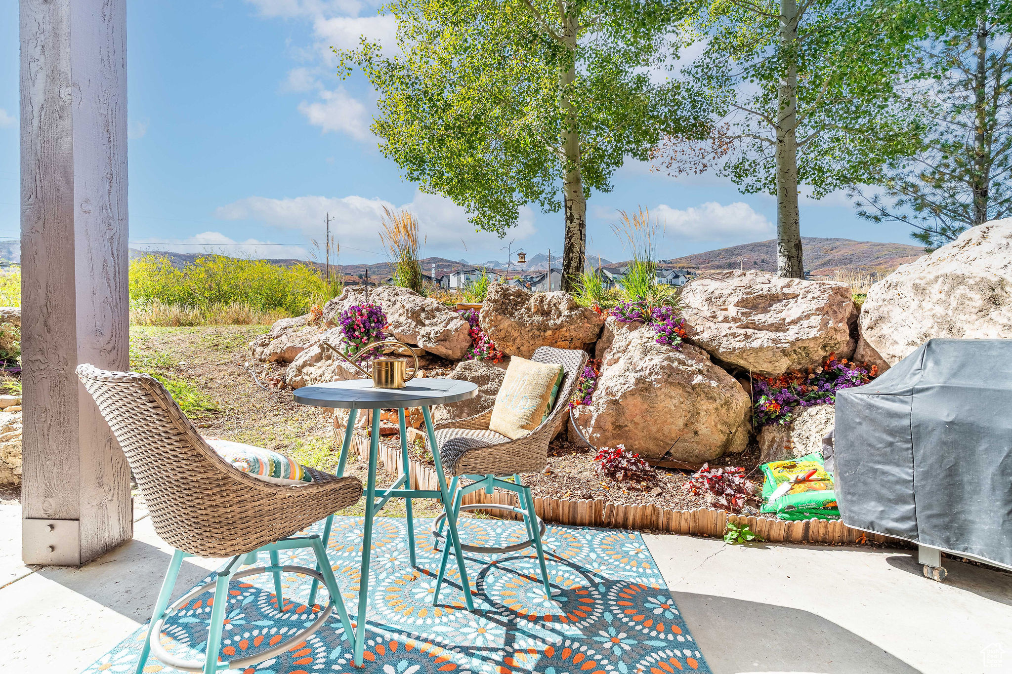 LAKESIDE VILLAGE - Residential