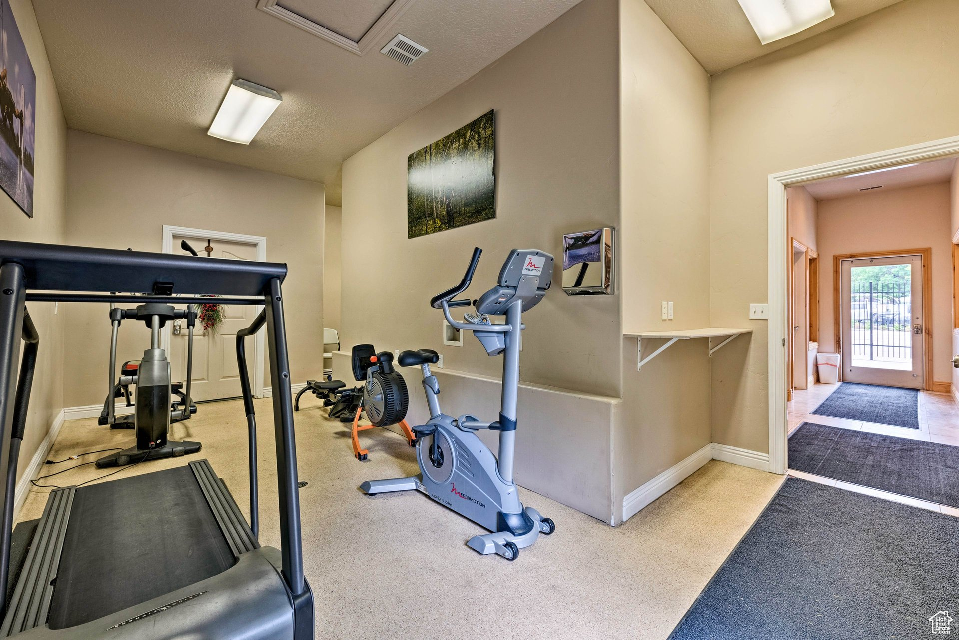 LAKESIDE VILLAGE - Residential