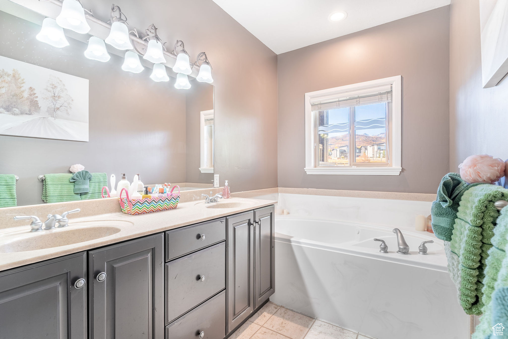 LAKESIDE VILLAGE - Residential