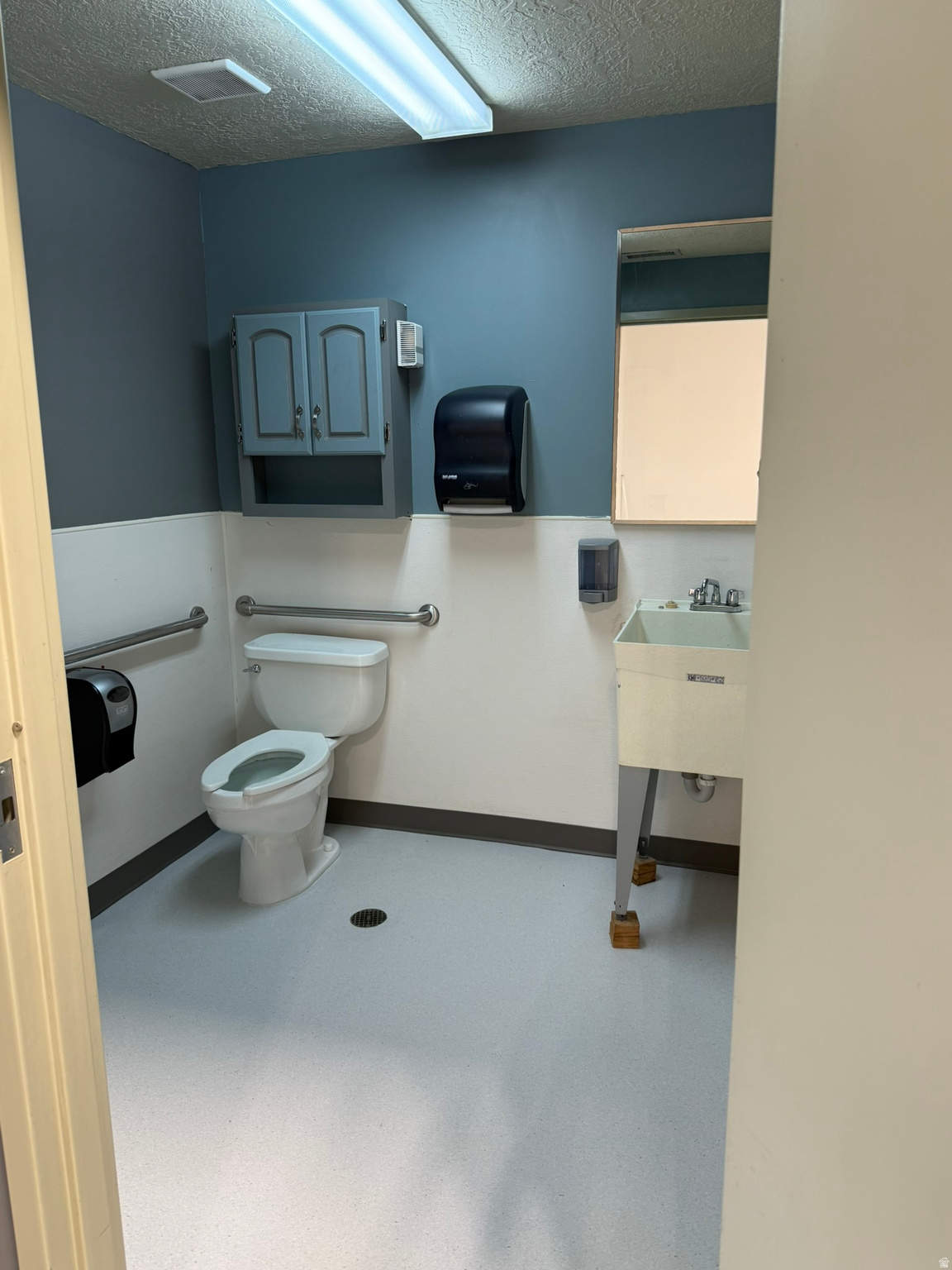 TRONA BUSINESS CONDOMINIUMS - Commercial Lease