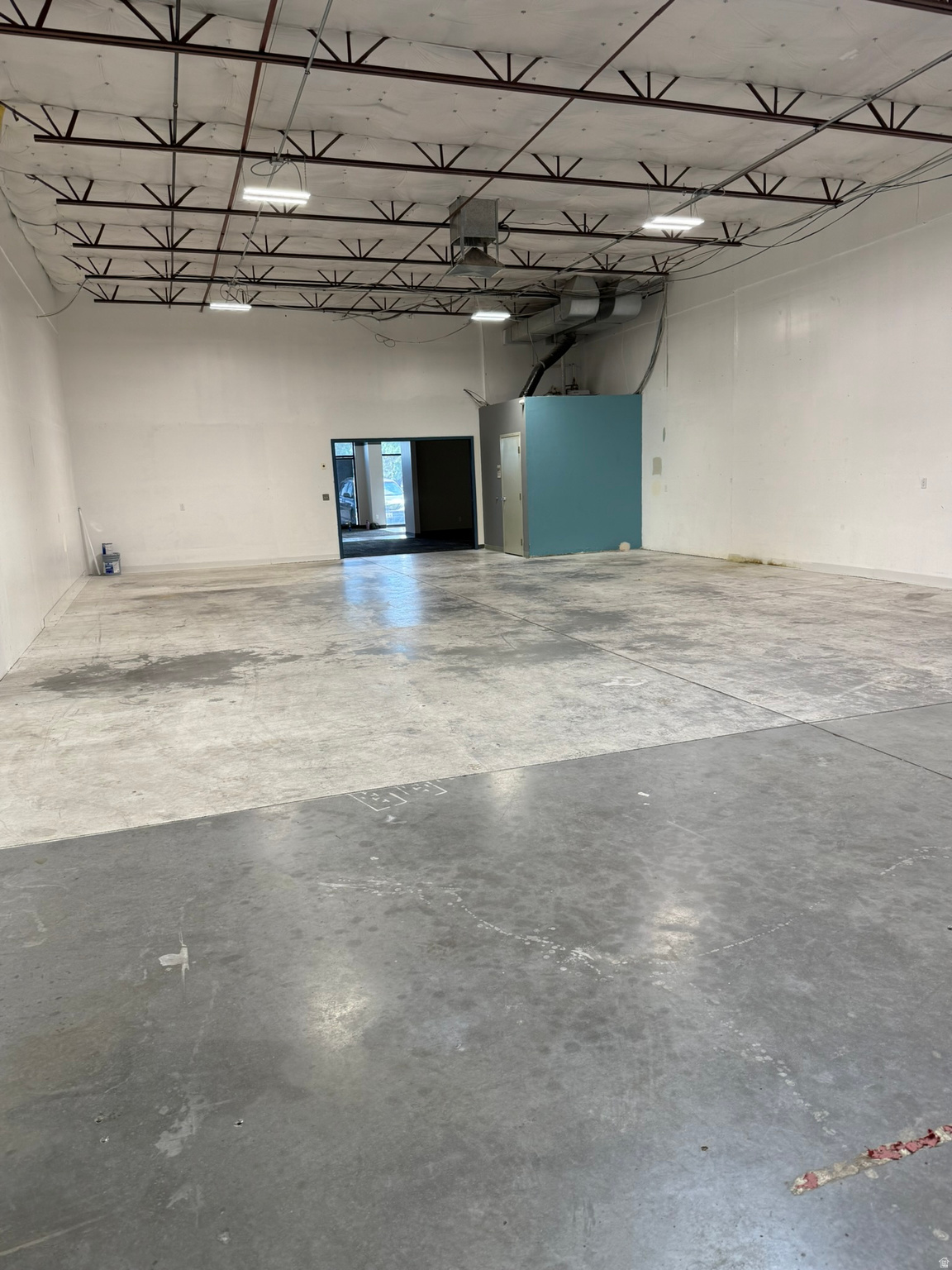 TRONA BUSINESS CONDOMINIUMS - Commercial Lease