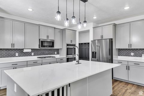 Tiny photo for 674 S MEADE ST, Mapleton, UT 84664 (MLS # 2115129)