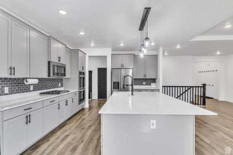 Tiny photo for 674 S MEADE ST, Mapleton, UT 84664 (MLS # 2115129)