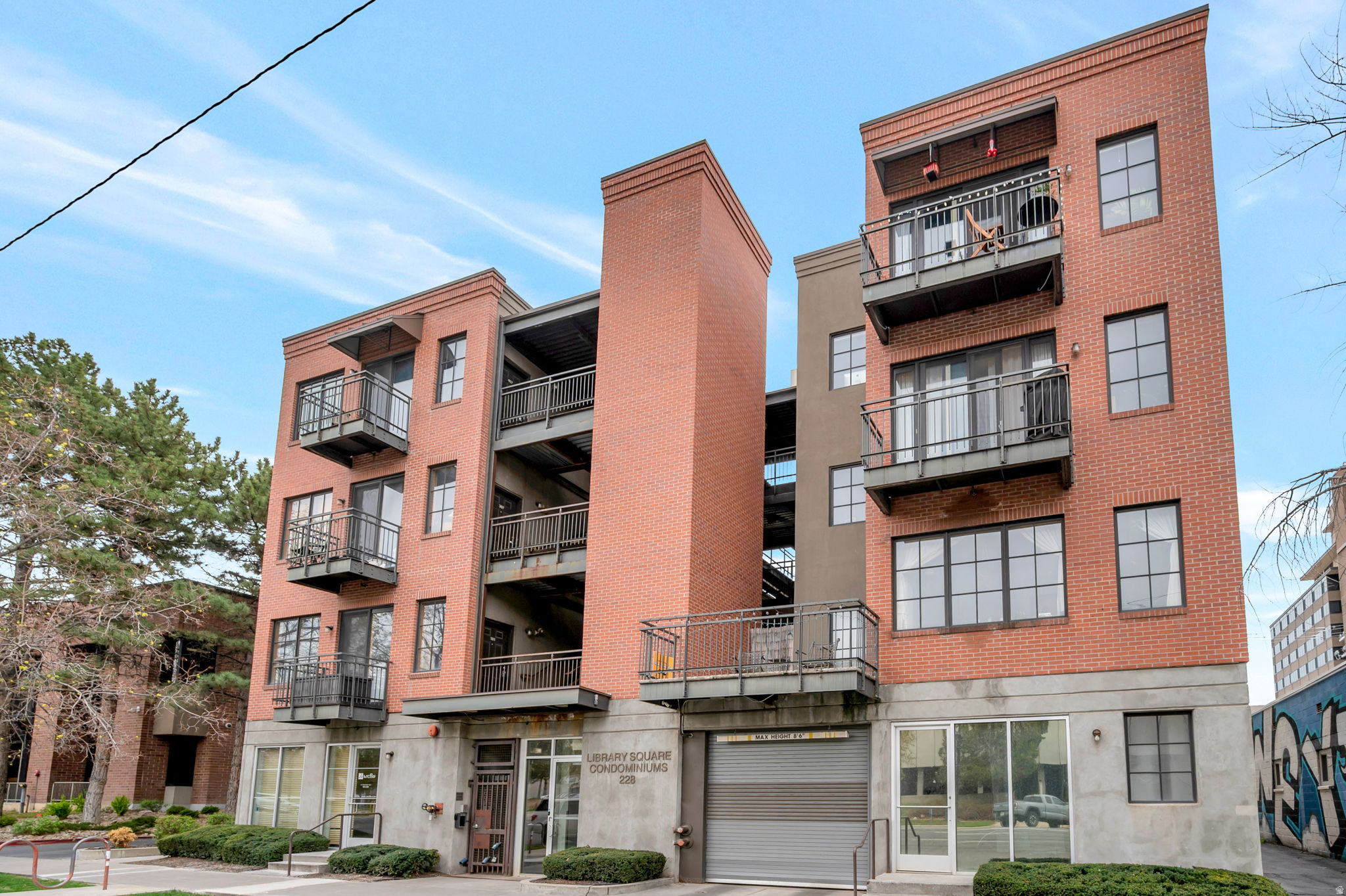 LIBRARY SQUARE - Residential