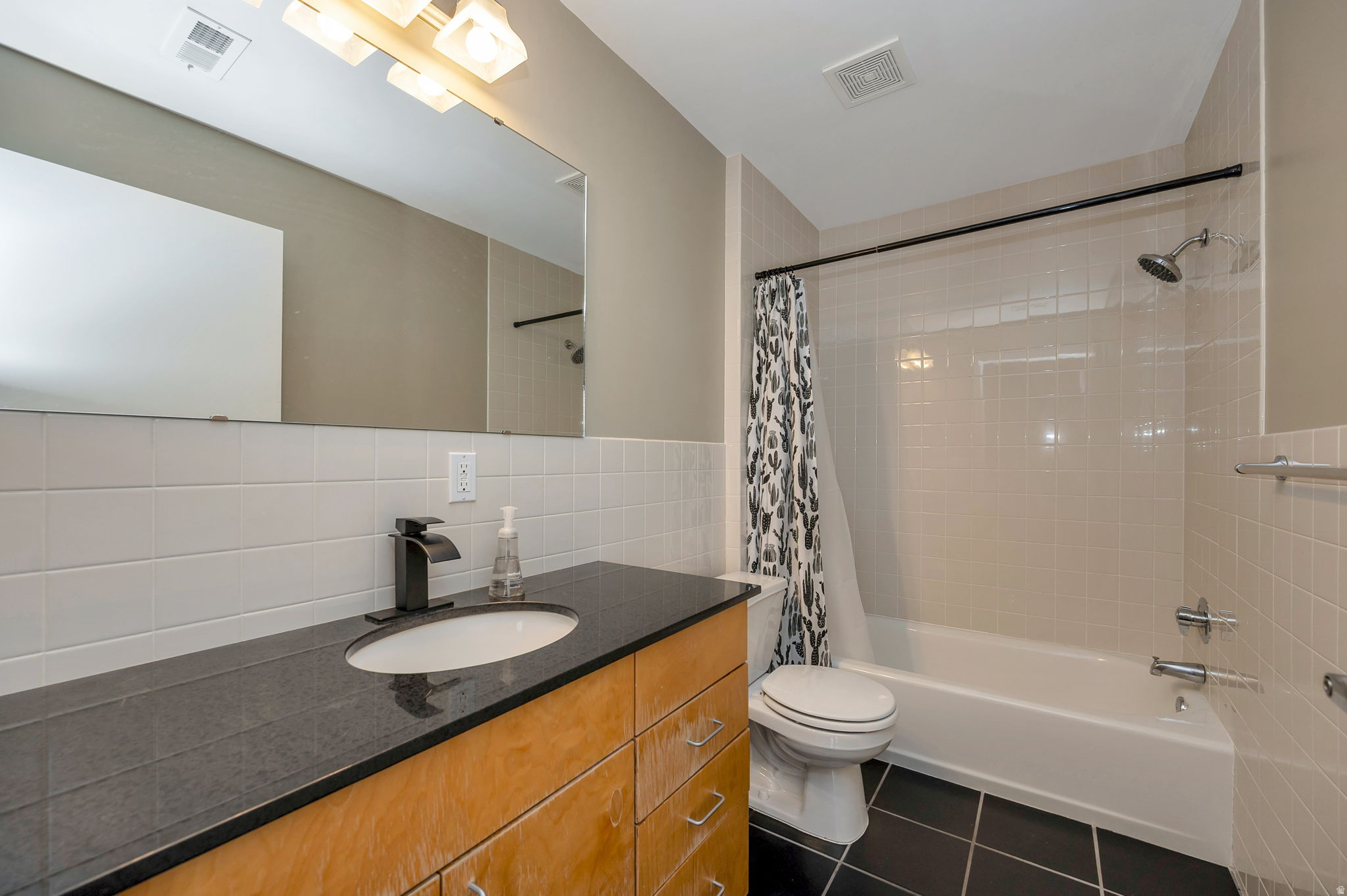 LIBRARY SQUARE - Residential