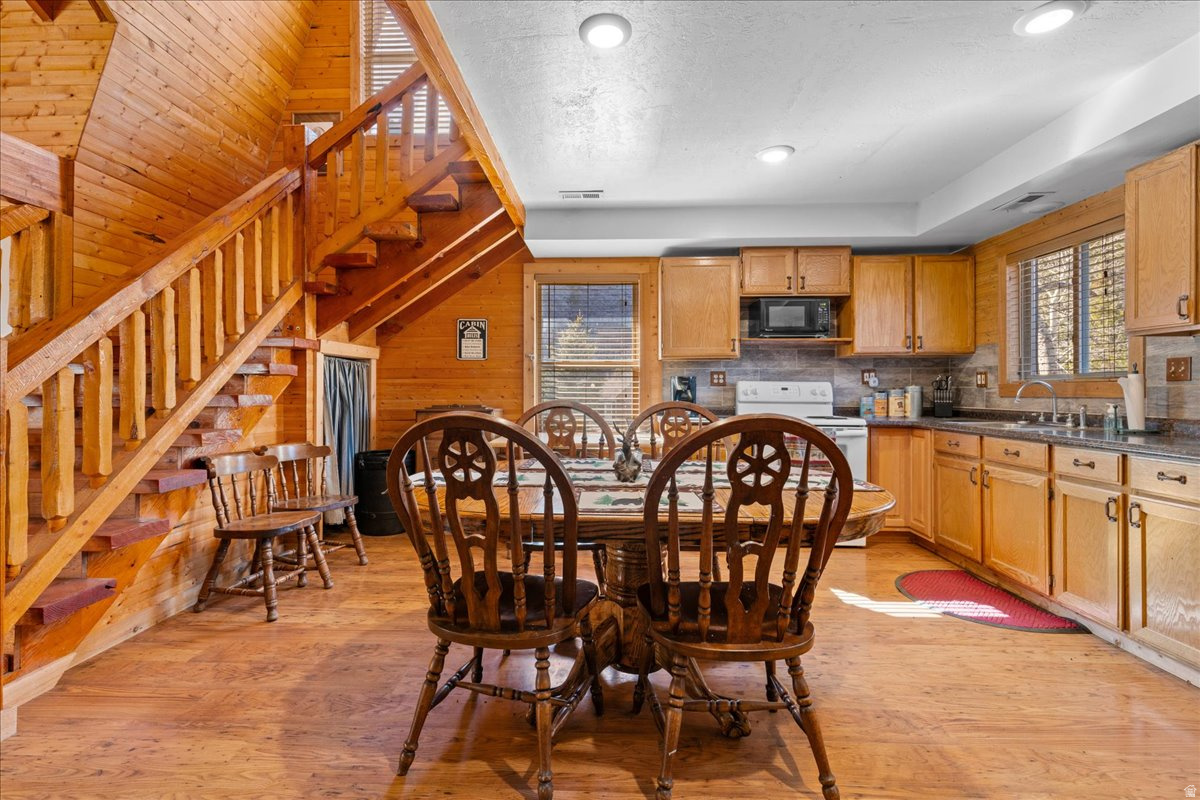 SAMAK HILLS ADDITIONAL SUBDIVISION - Residential