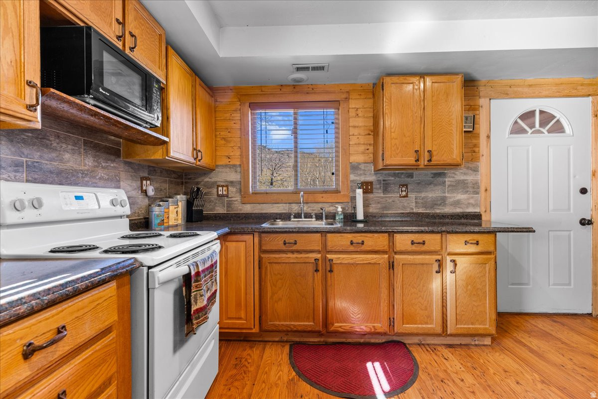 SAMAK HILLS ADDITIONAL SUBDIVISION - Residential