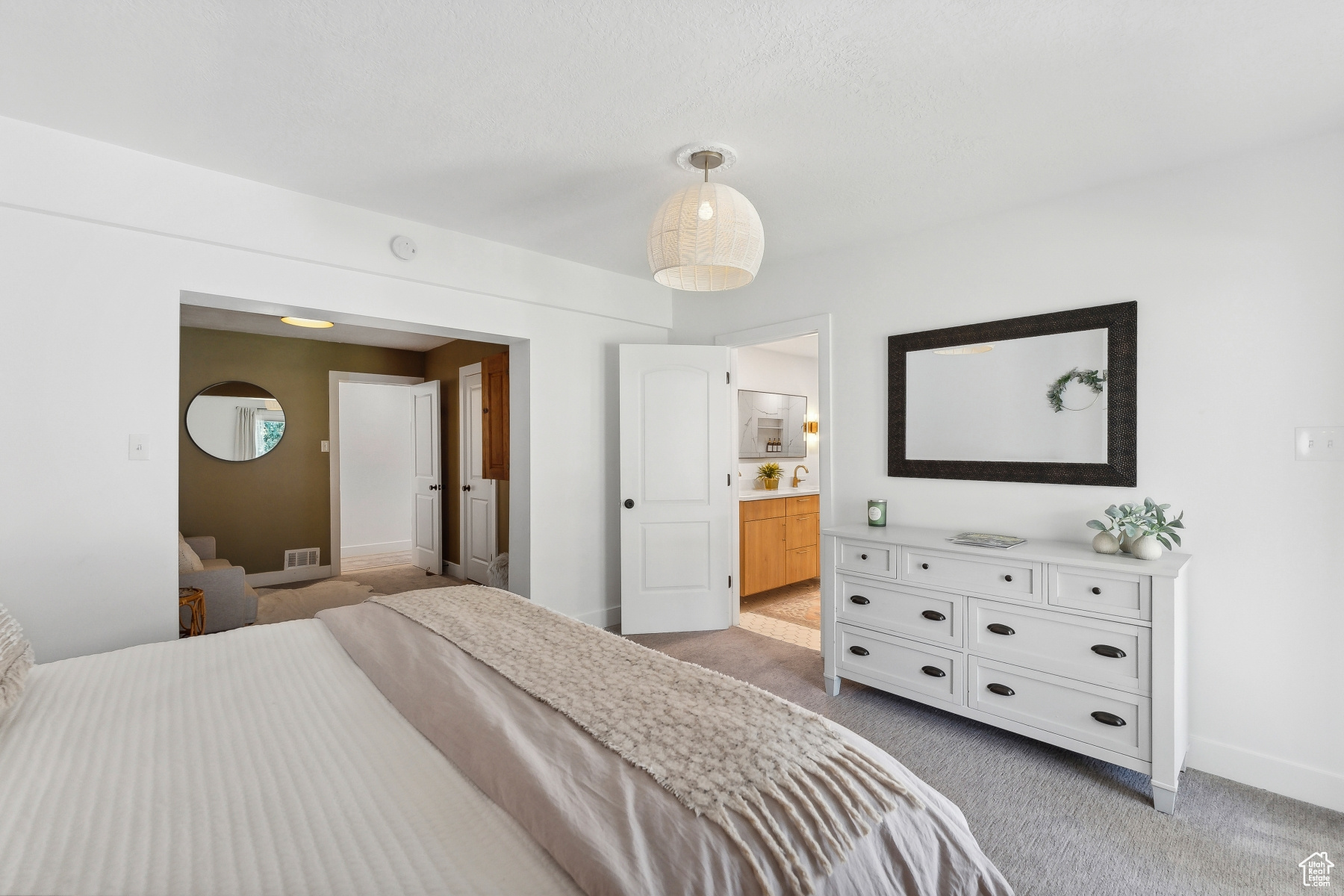 Salt Lake City, Utah 84109, United States, 6 Bedrooms Bedrooms, ,3 BathroomsBathrooms,Residential,Active,125586