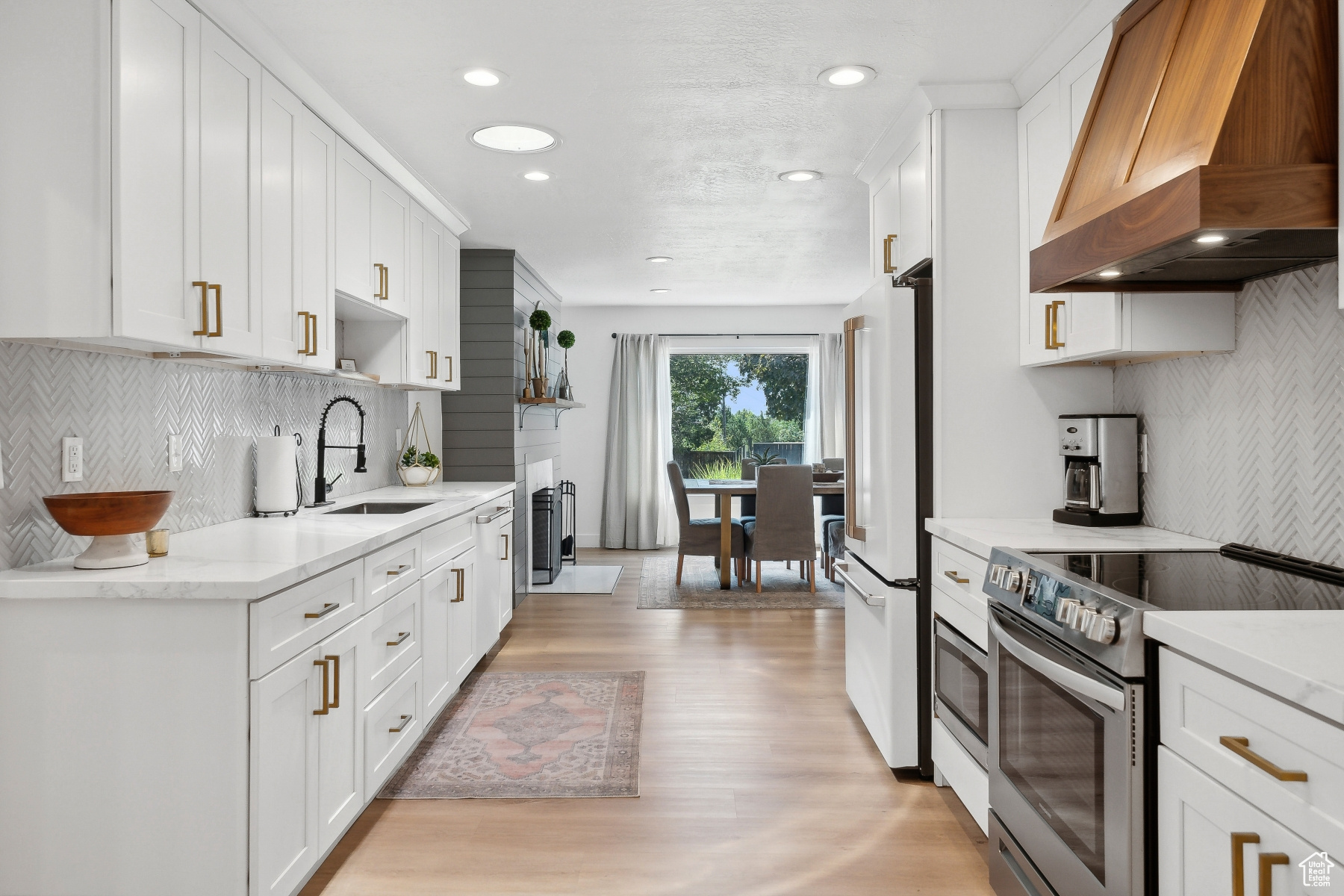 Salt Lake City, Utah 84109, United States, 6 Bedrooms Bedrooms, ,3 BathroomsBathrooms,Residential,Active,125586