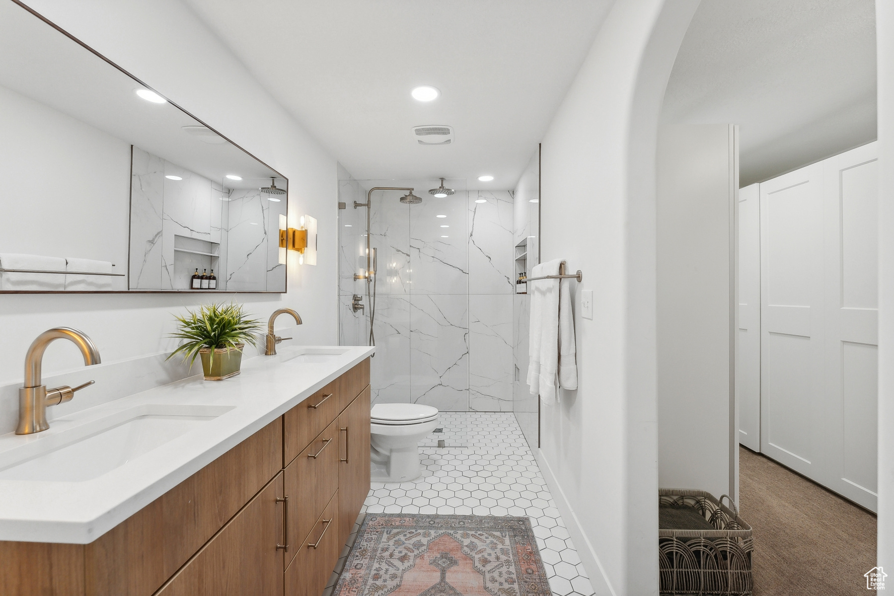 Salt Lake City, Utah 84109, United States, 6 Bedrooms Bedrooms, ,3 BathroomsBathrooms,Residential,Active,125586