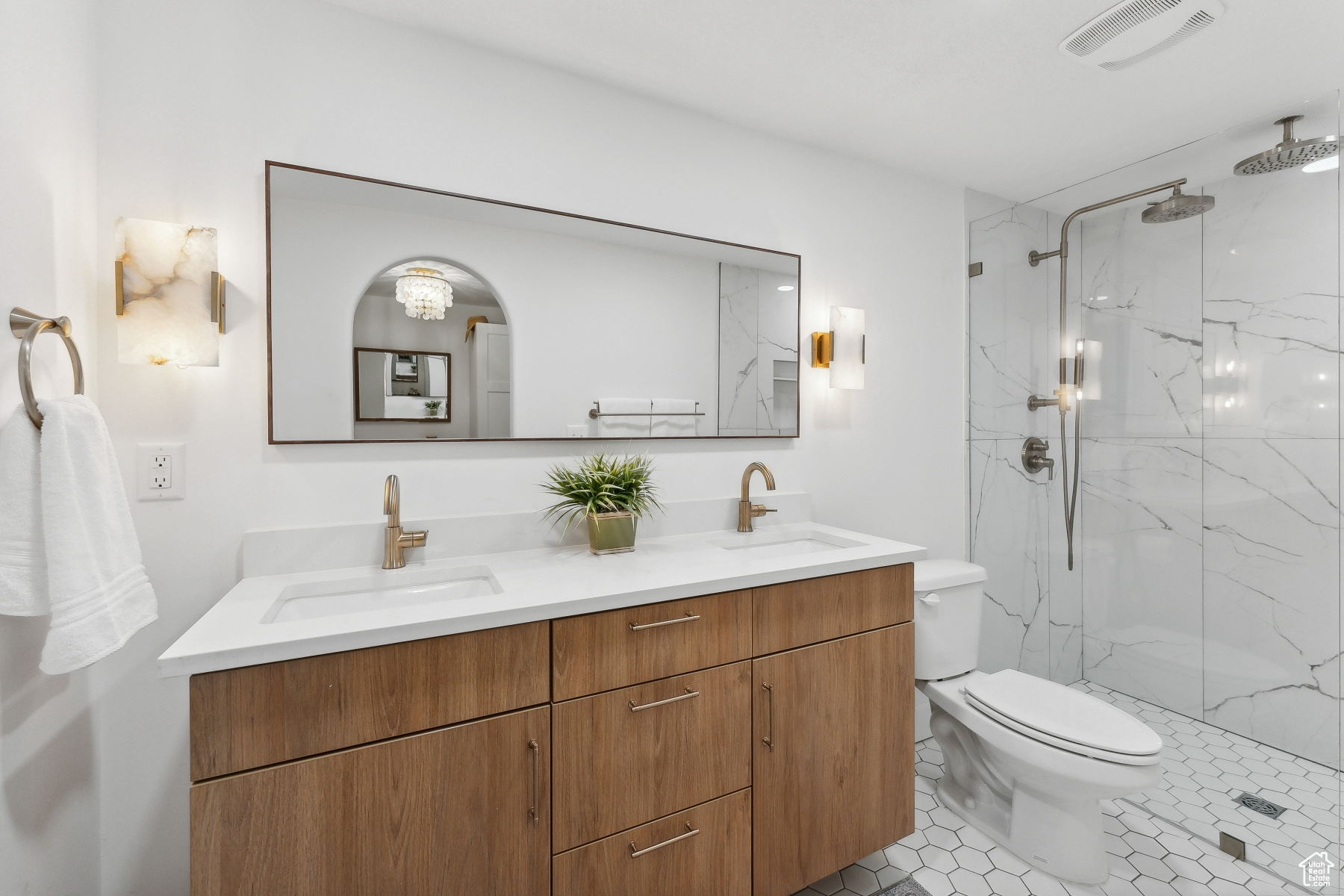 Salt Lake City, Utah 84109, United States, 6 Bedrooms Bedrooms, ,3 BathroomsBathrooms,Residential,Active,125586