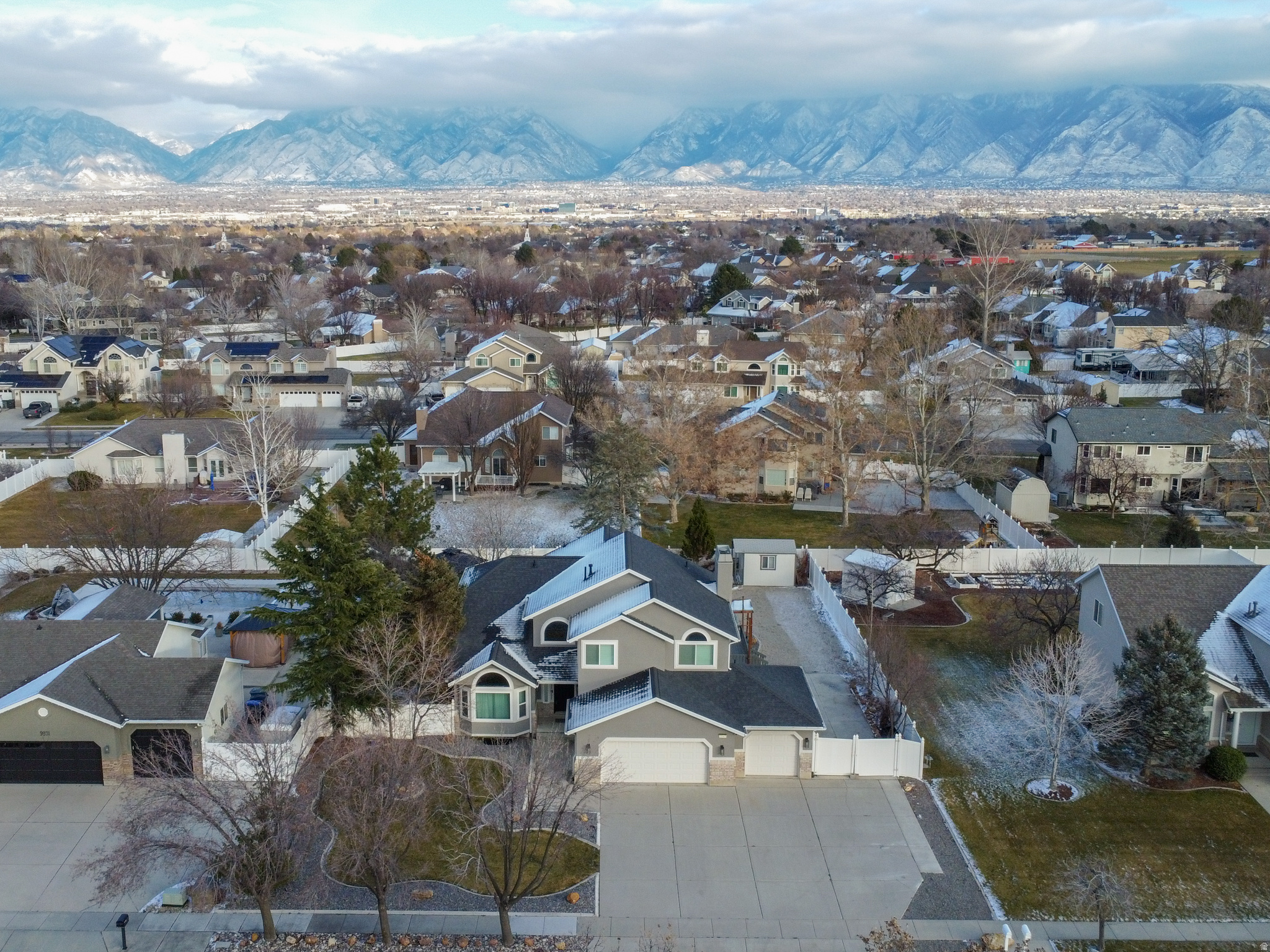 LINCOLN ESTATES - Residential