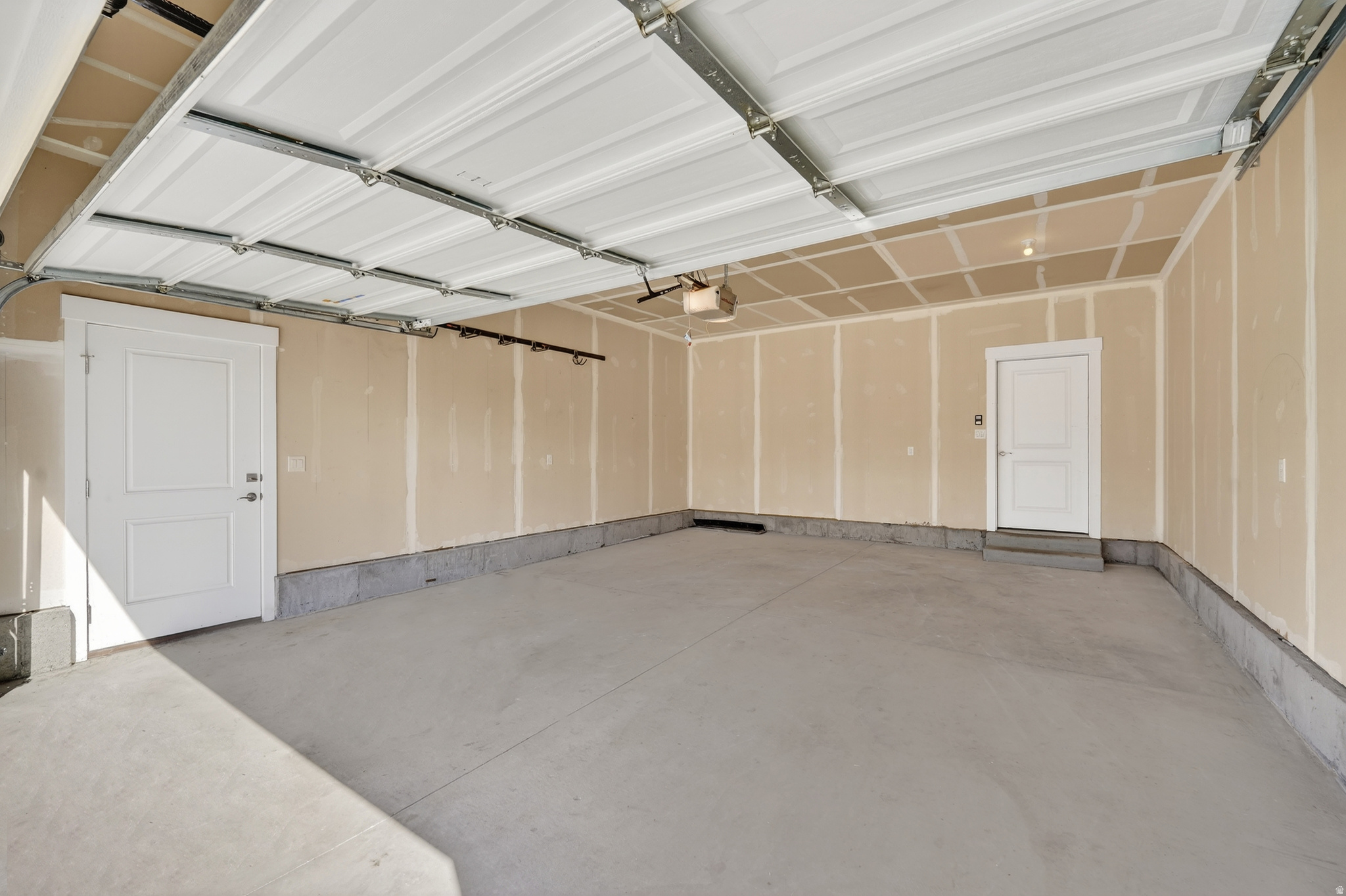 MEADOWBROOK - Residential