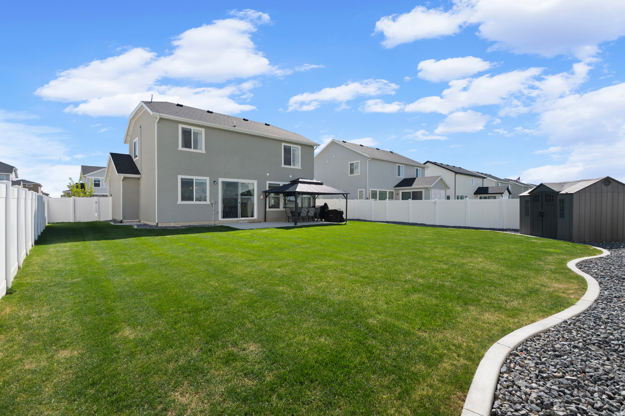 THE FIELDS - Residential