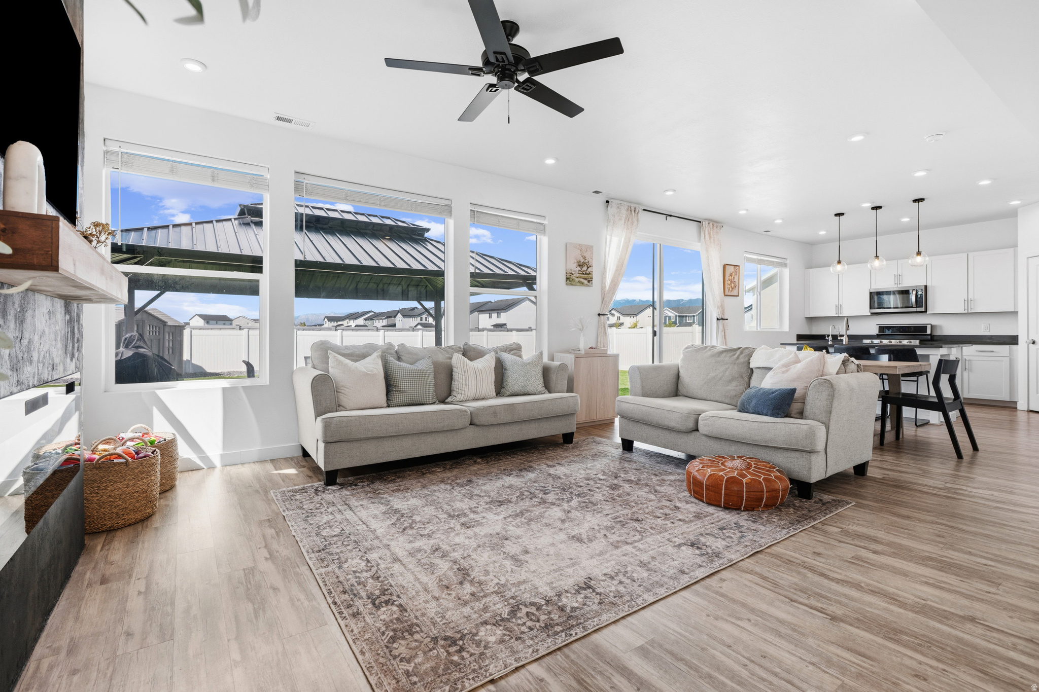 THE FIELDS - Residential