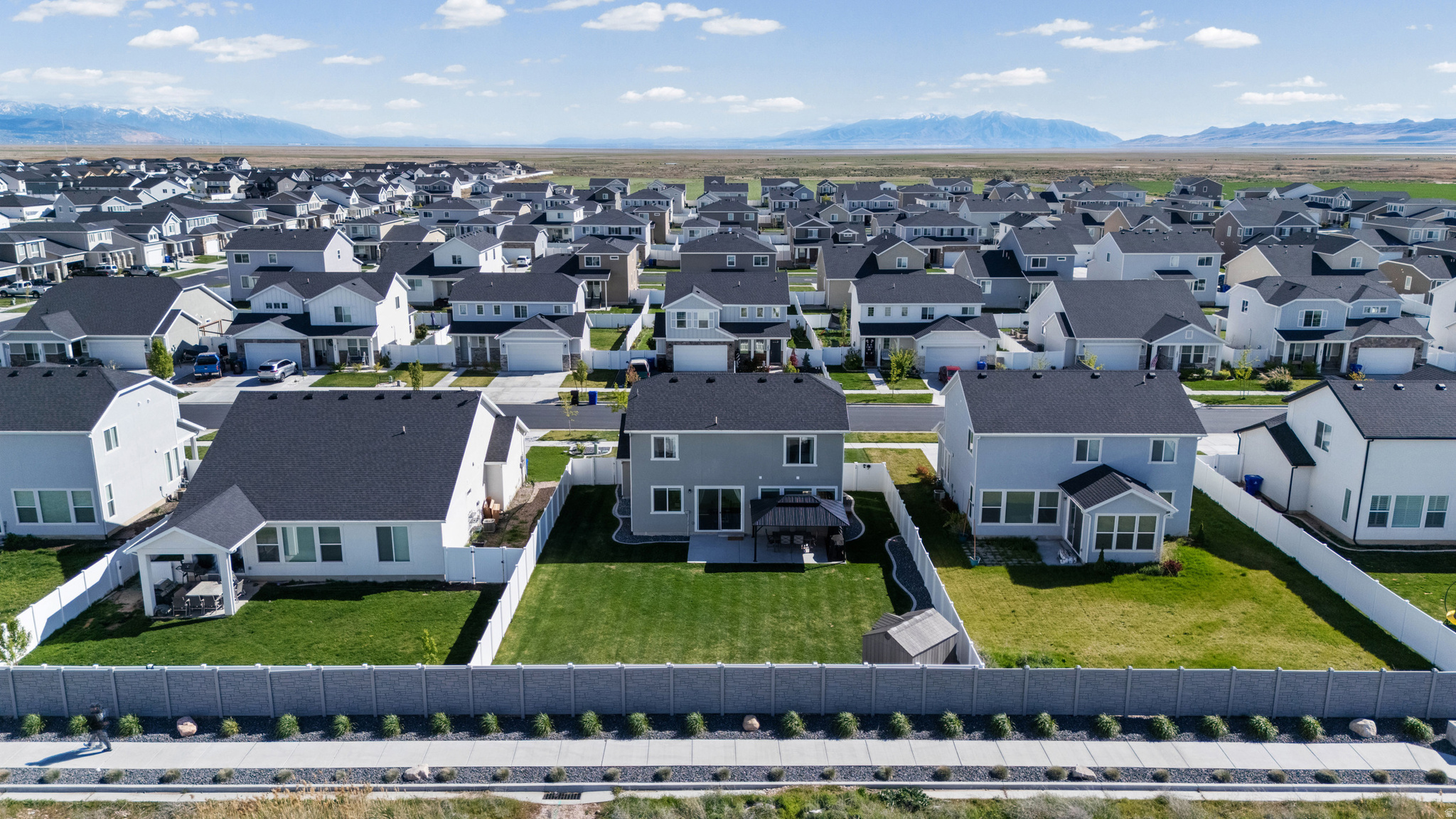 THE FIELDS - Residential