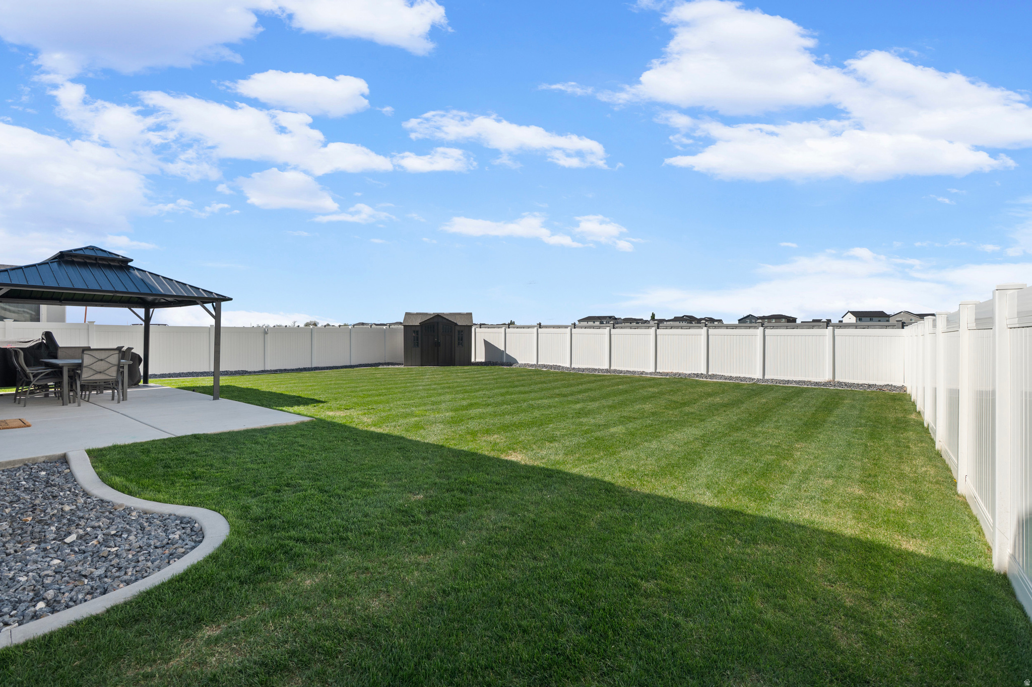 THE FIELDS - Residential