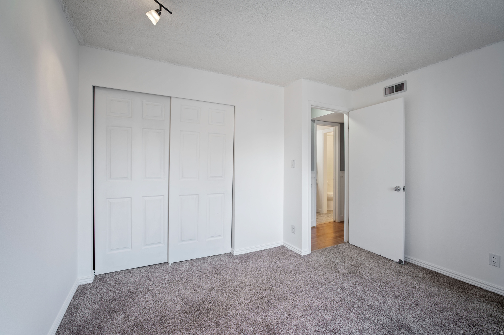 WILLOWBROOK - Residential