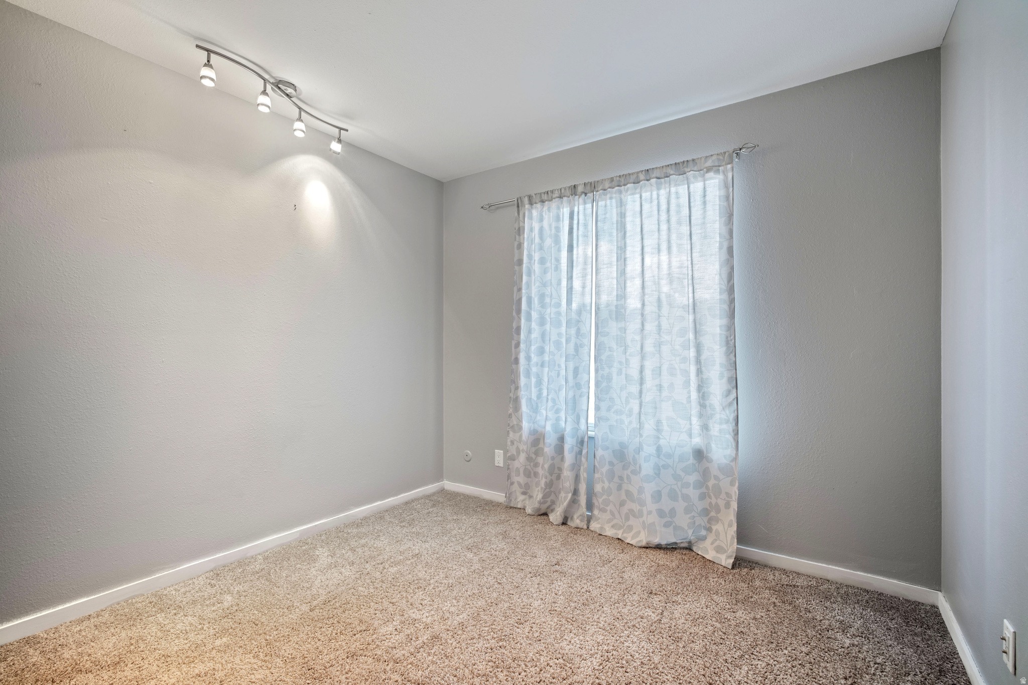 WILLOWBROOK - Residential