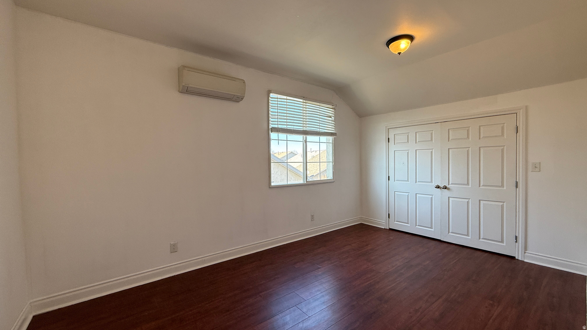 SOMERSET VILLAGE - Residential