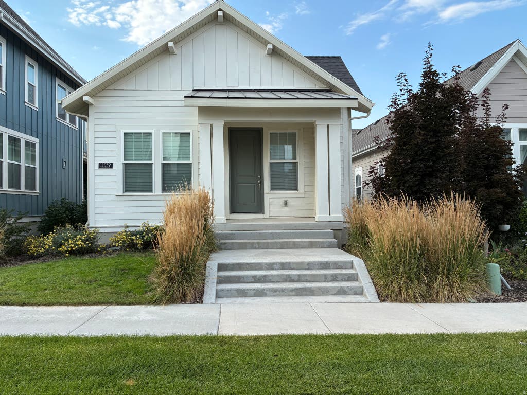 Photo of 11539 S BINGHAM RIM RD W, South Jordan, UT 84009 (MLS # 2173698)