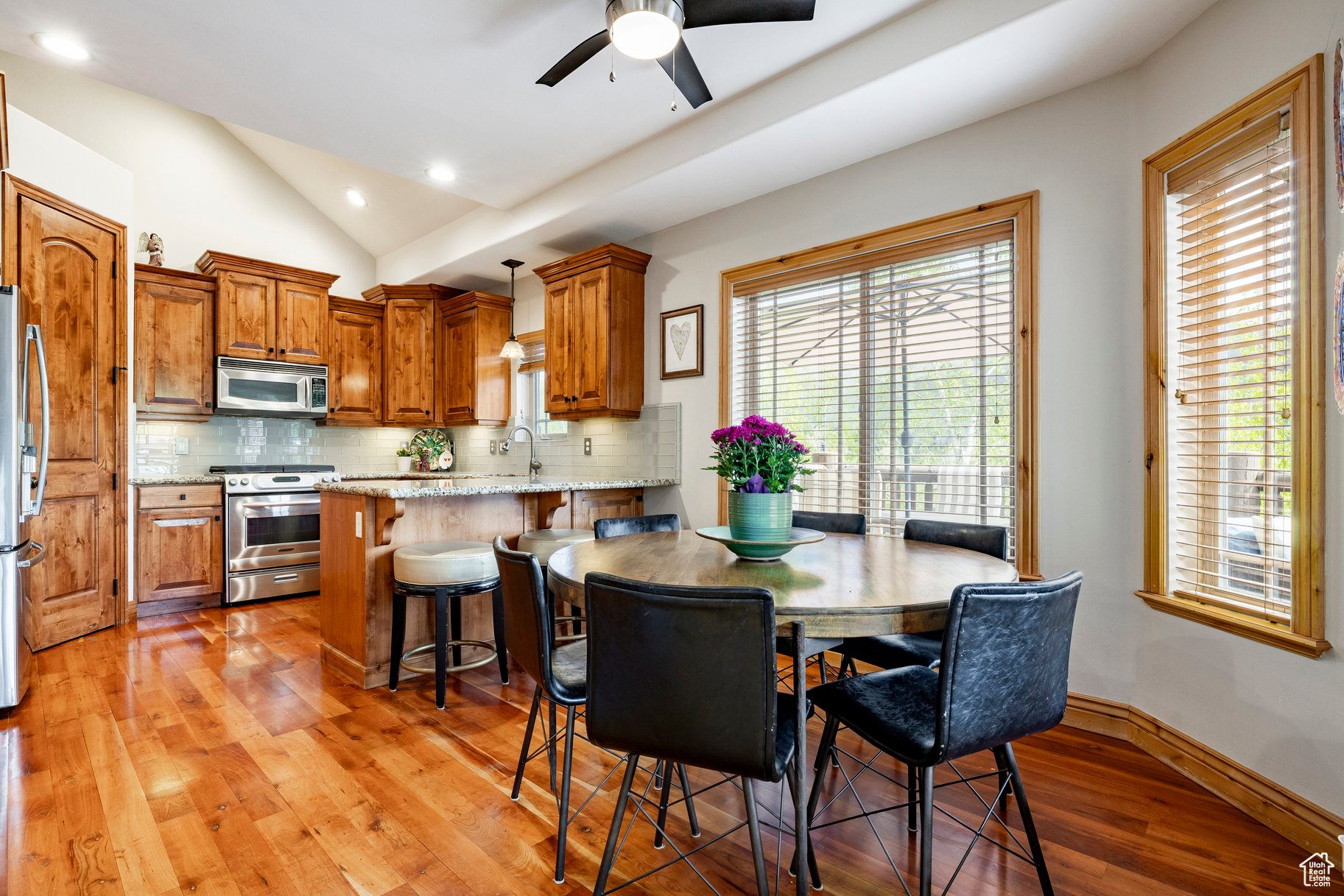 CANYON LINKS - Residential