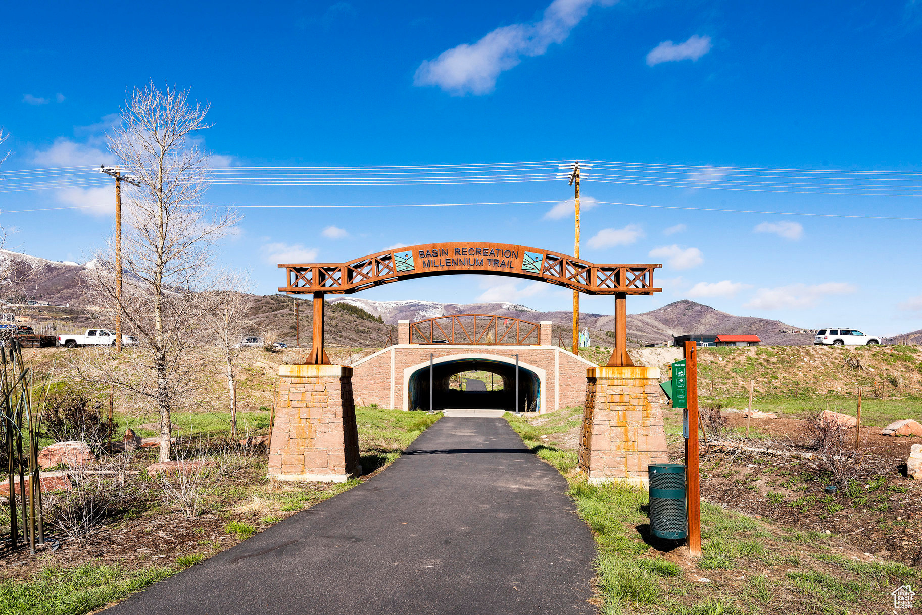 CANYON LINKS - Residential