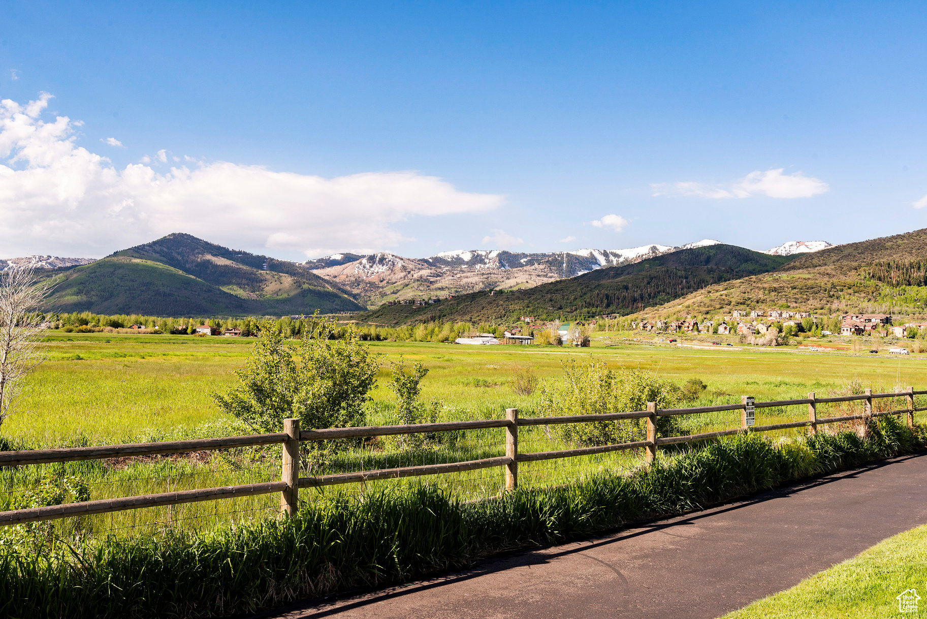 CANYON LINKS - Residential