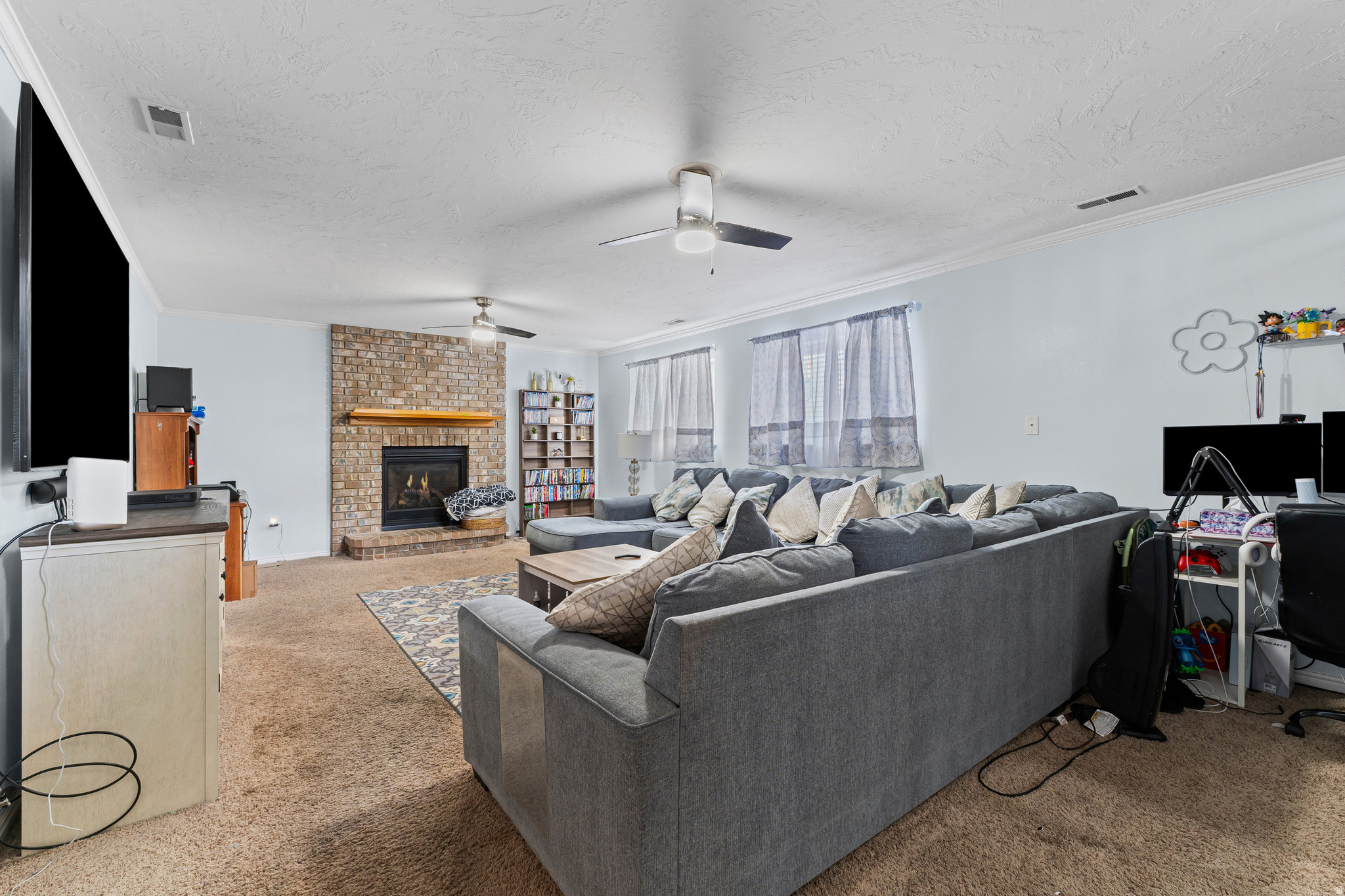 ARLINGTON PARK - Residential