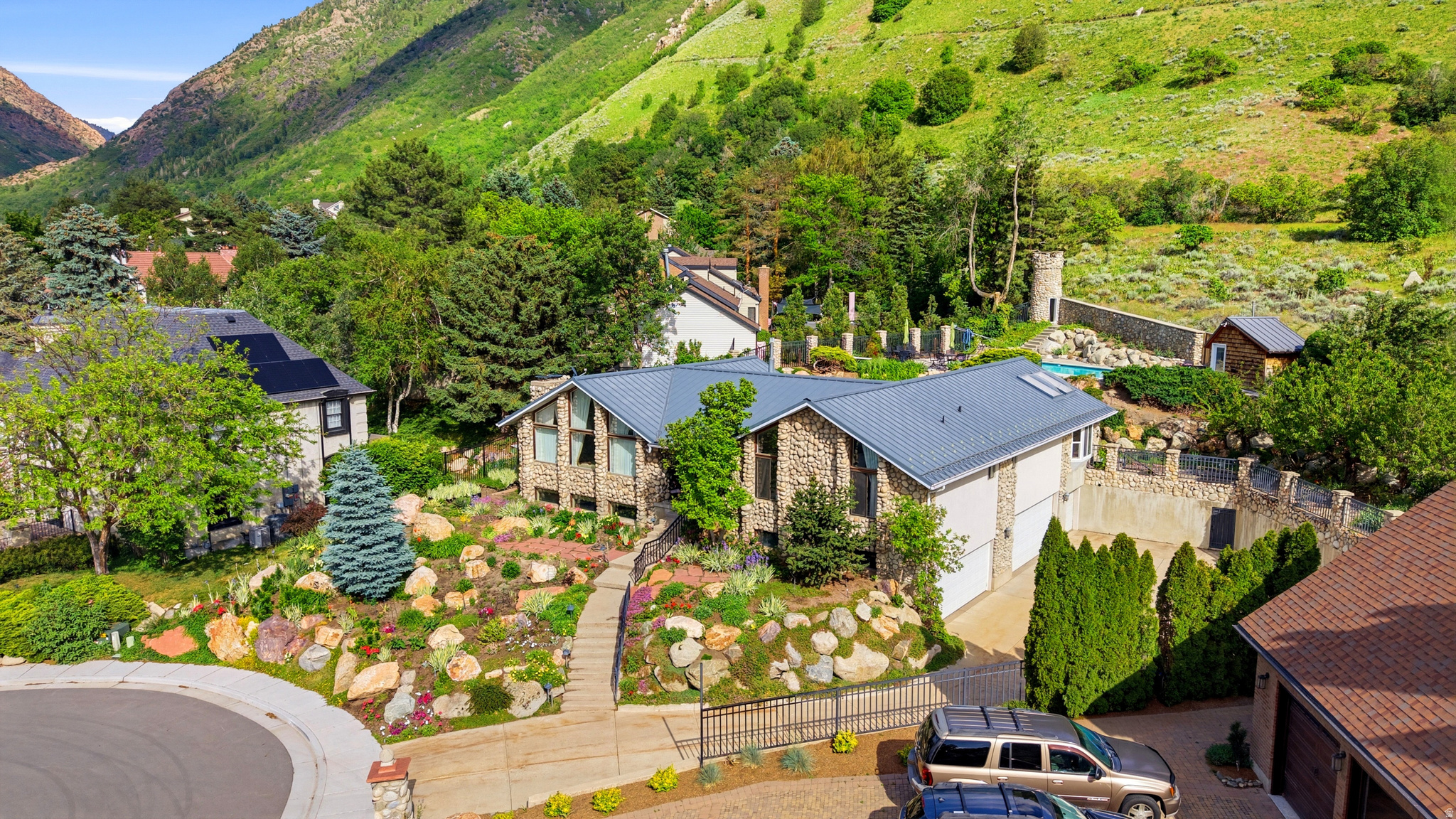 PROSPECTOR HILL - Residential