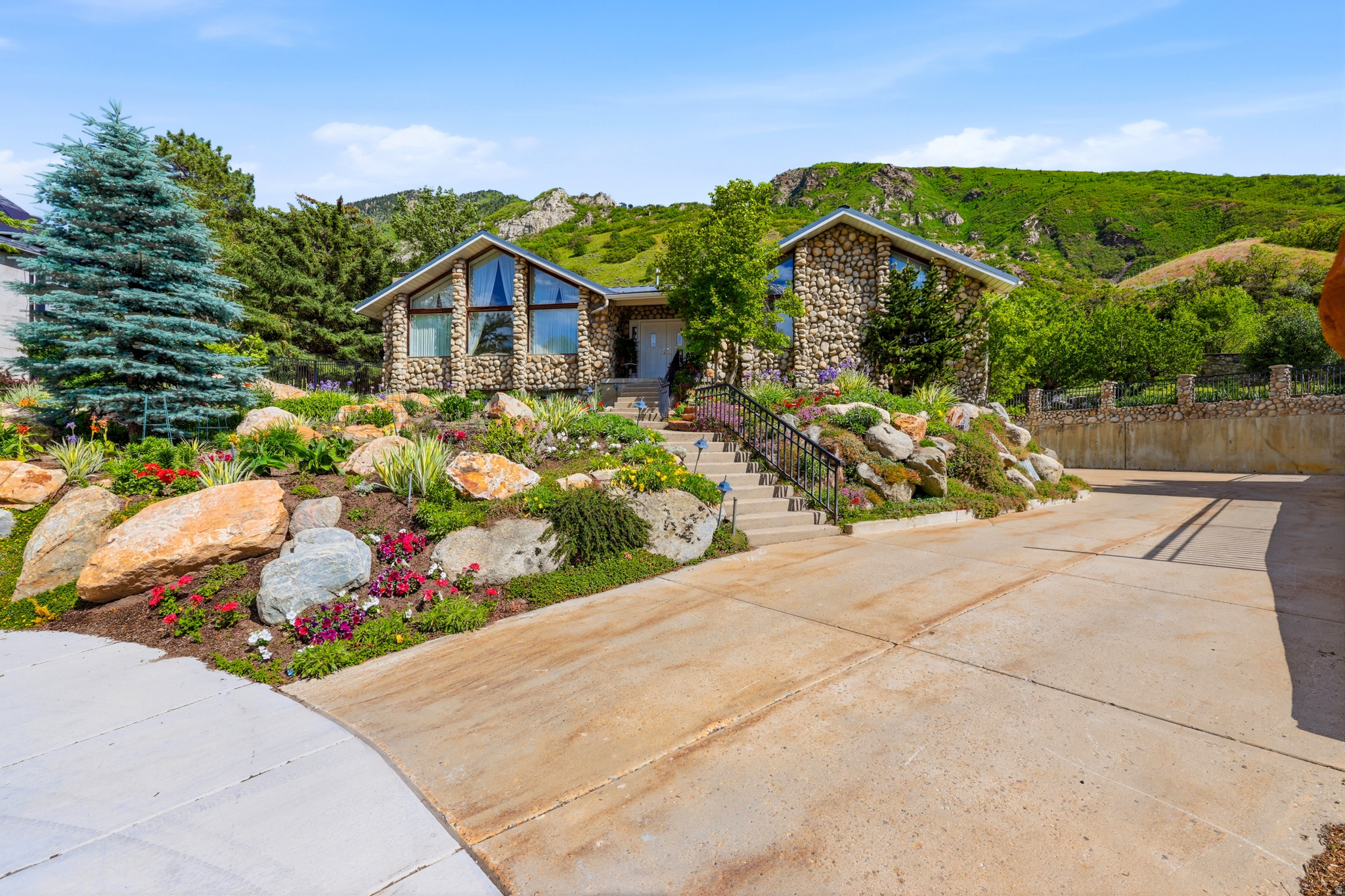 PROSPECTOR HILL - Residential
