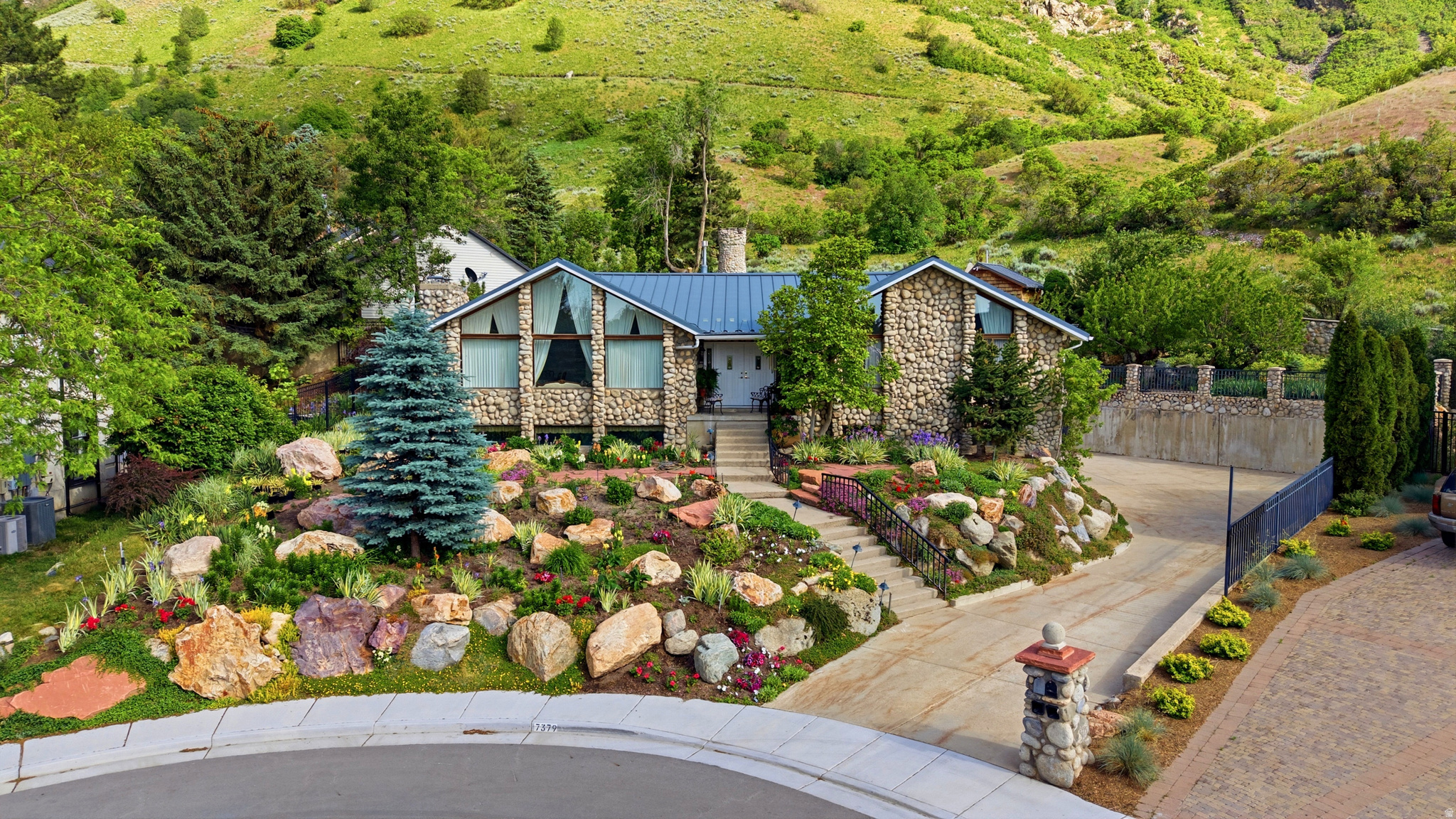 PROSPECTOR HILL - Residential