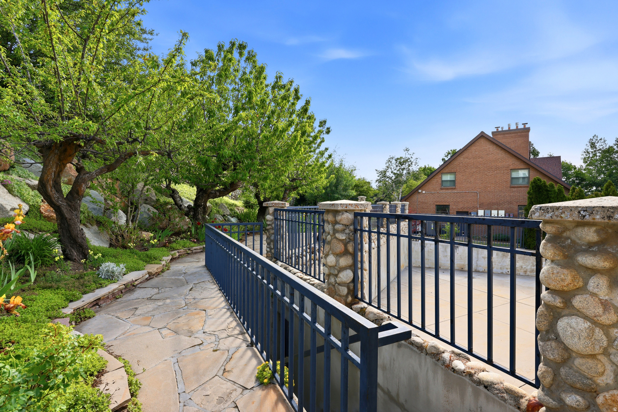 PROSPECTOR HILL - Residential