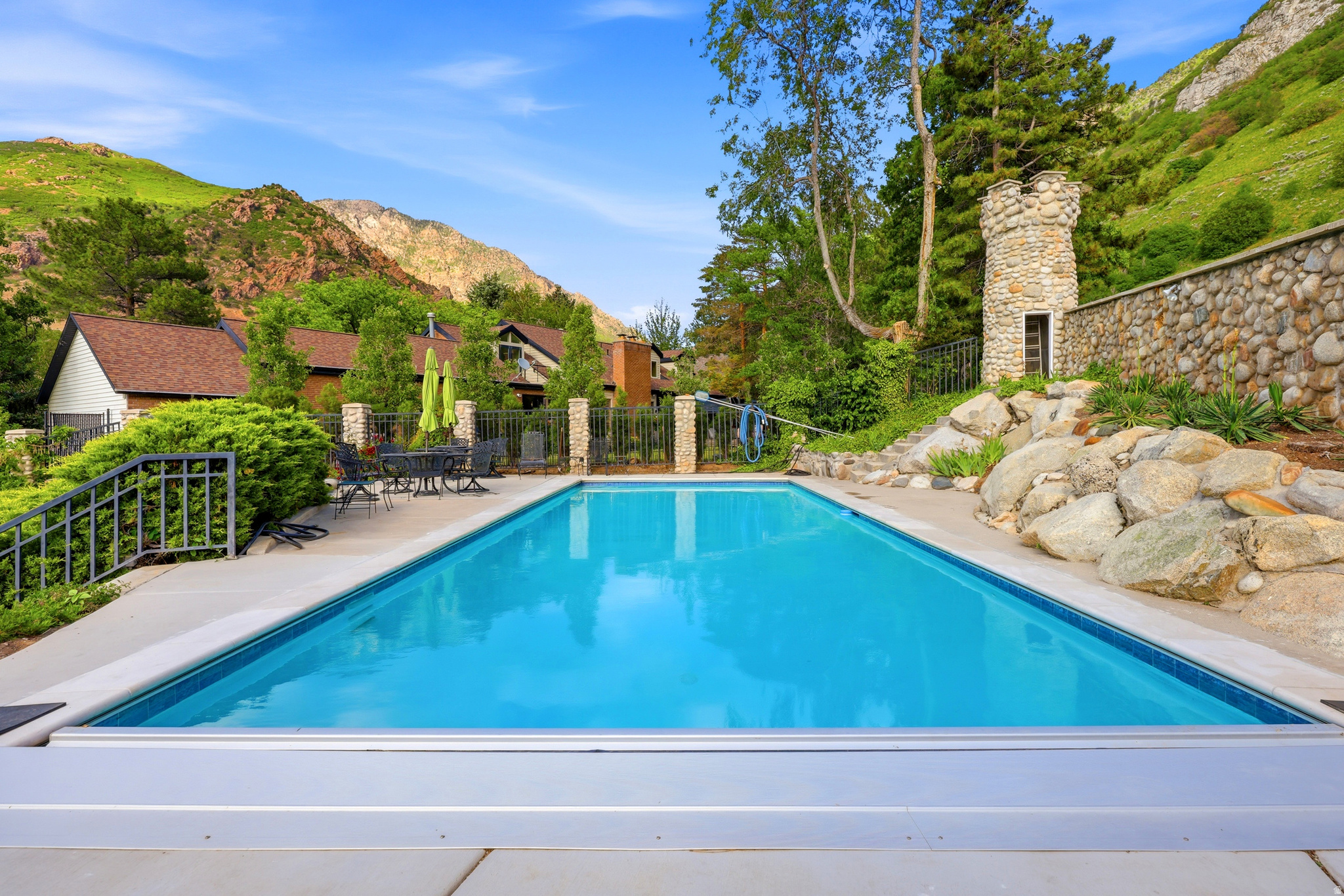 PROSPECTOR HILL - Residential