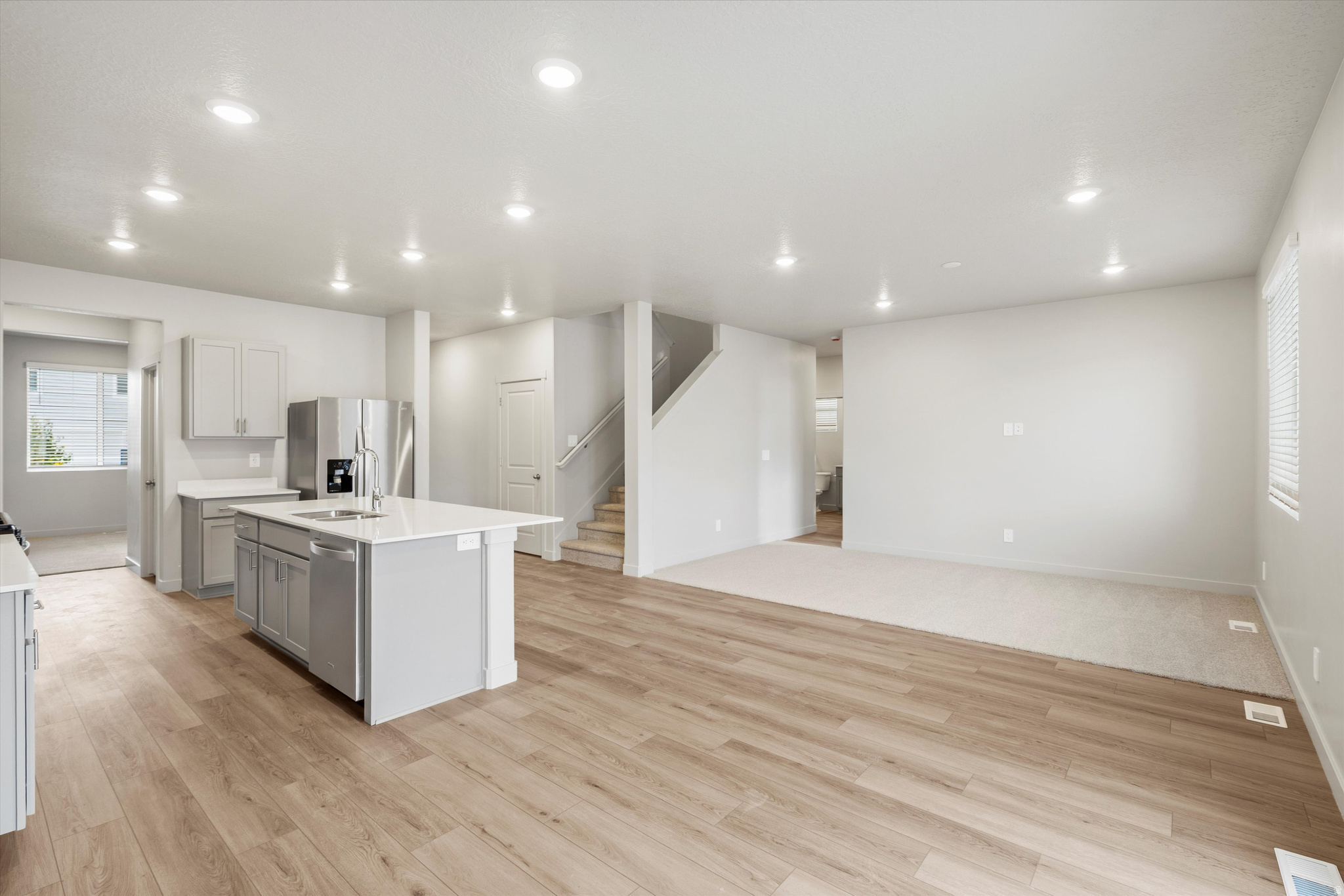 STRATTON ACRES - Residential