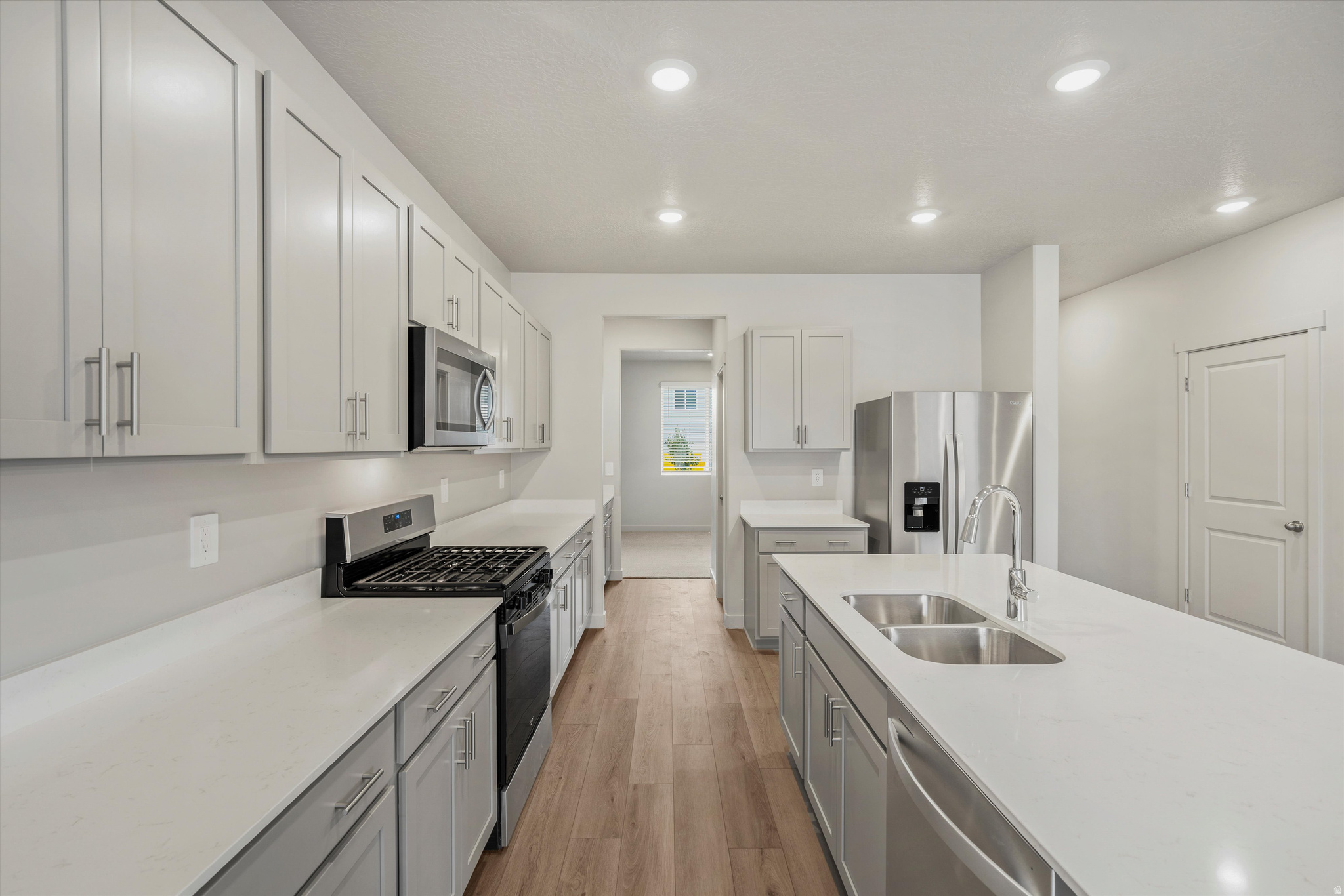 STRATTON ACRES - Residential