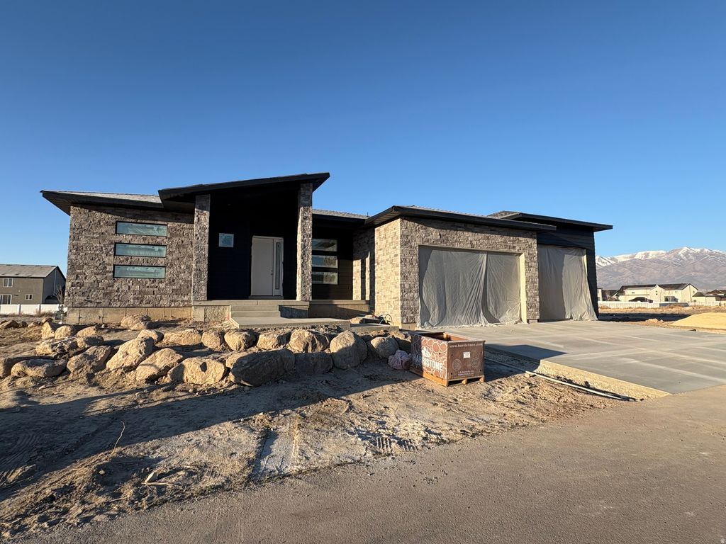 Photo of 4021 N MAJOR ST, Eagle Mountain, UT 84005 (MLS # 2128563)
