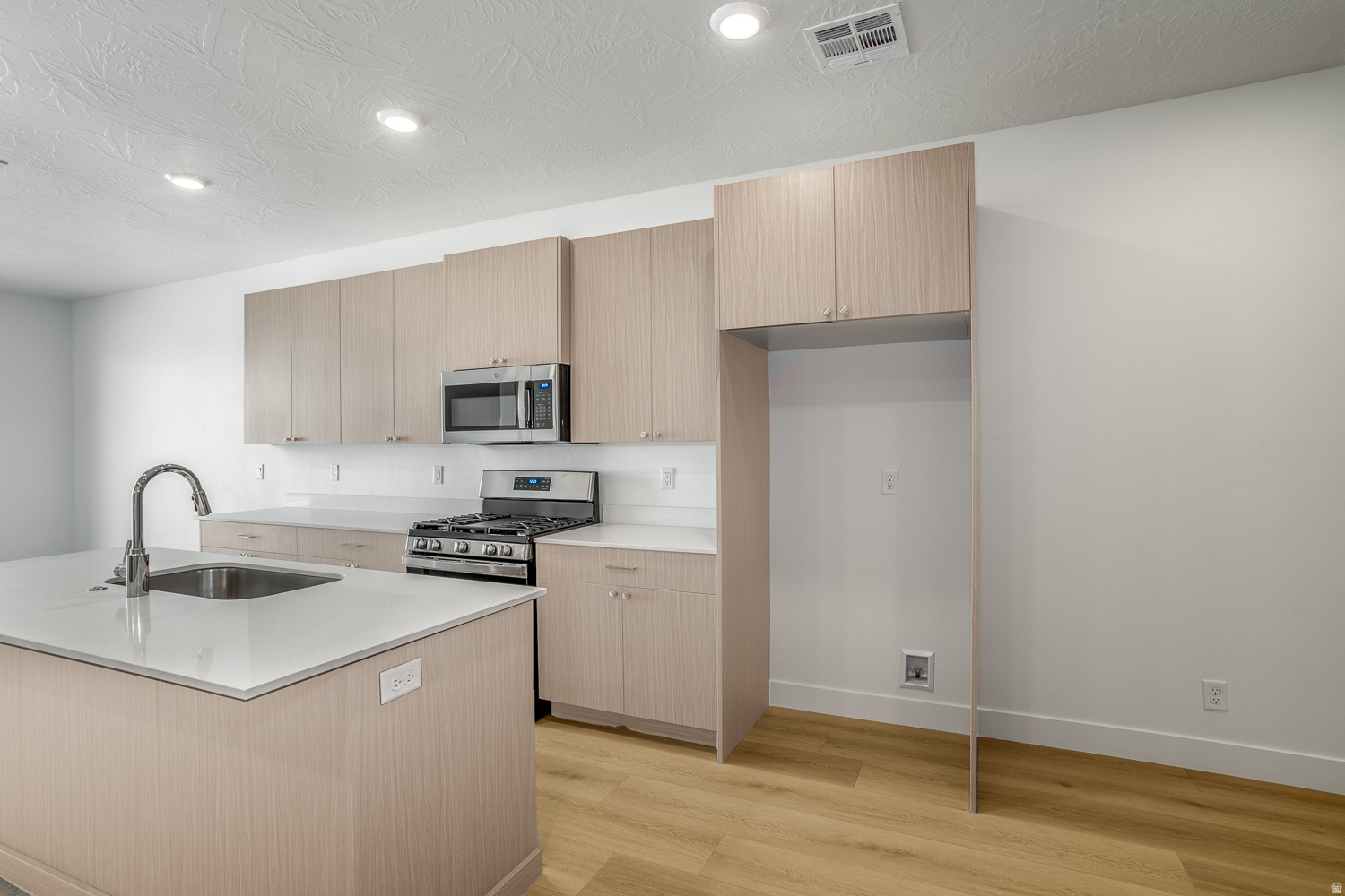 BECCO CREEK TOWNHOMES AT DIVARIO - Residential