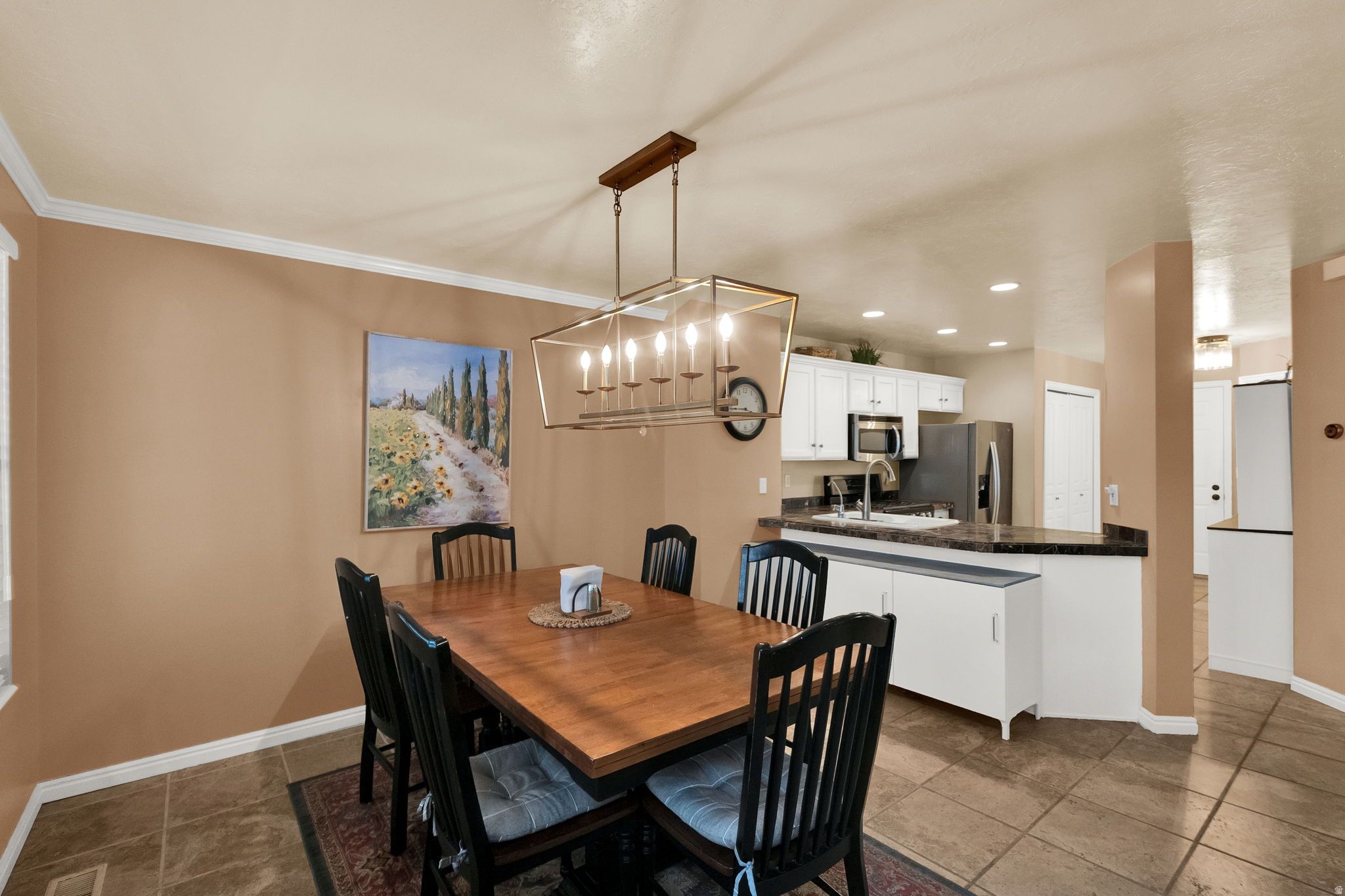 COUNTRY COTTAGES - Residential