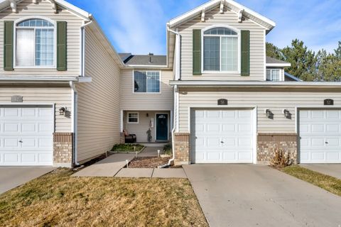 Townhouse For Sale - 56 W 200<br/> Centerville, UT 84014