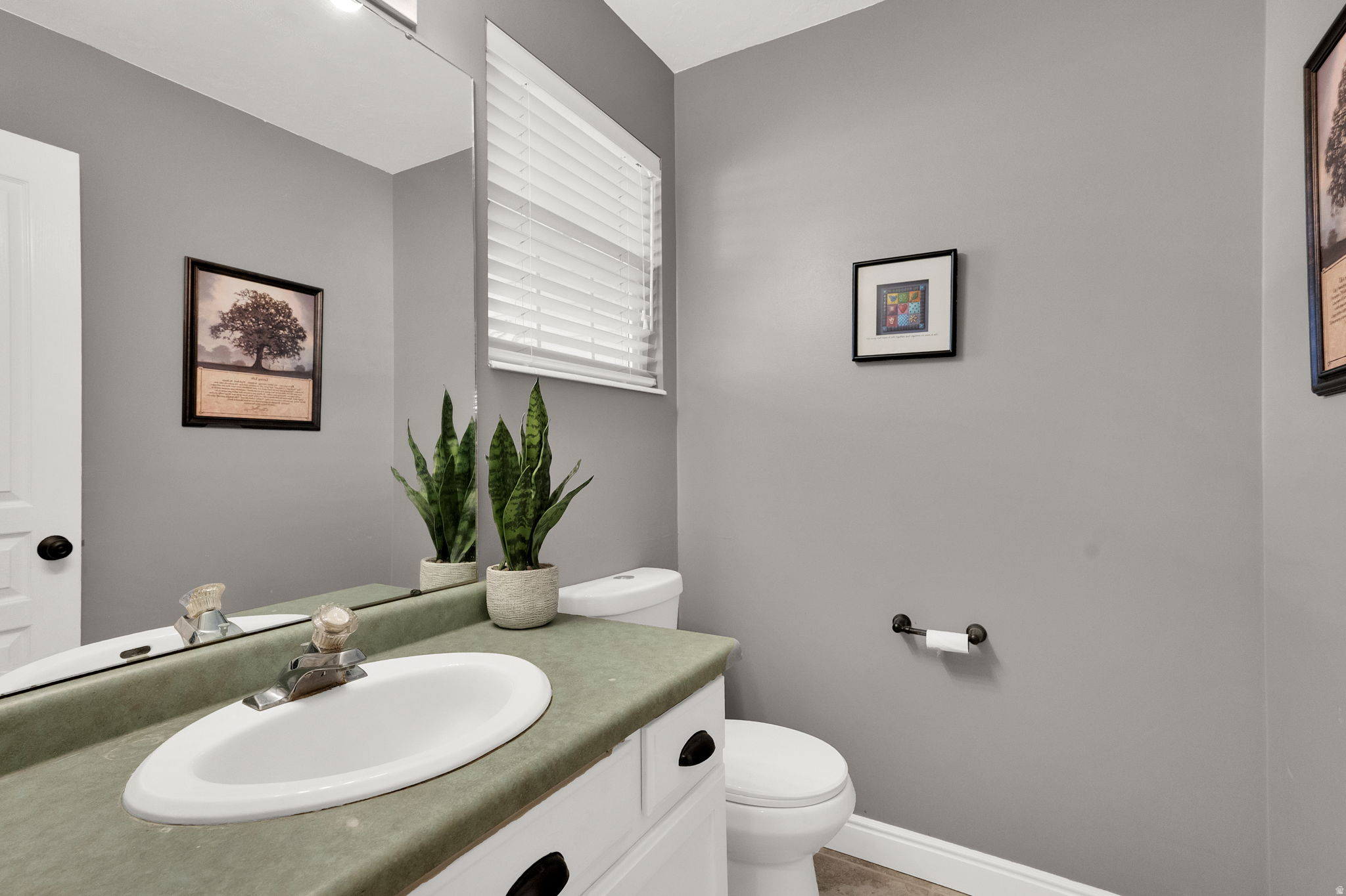 COUNTRY COTTAGES - Residential