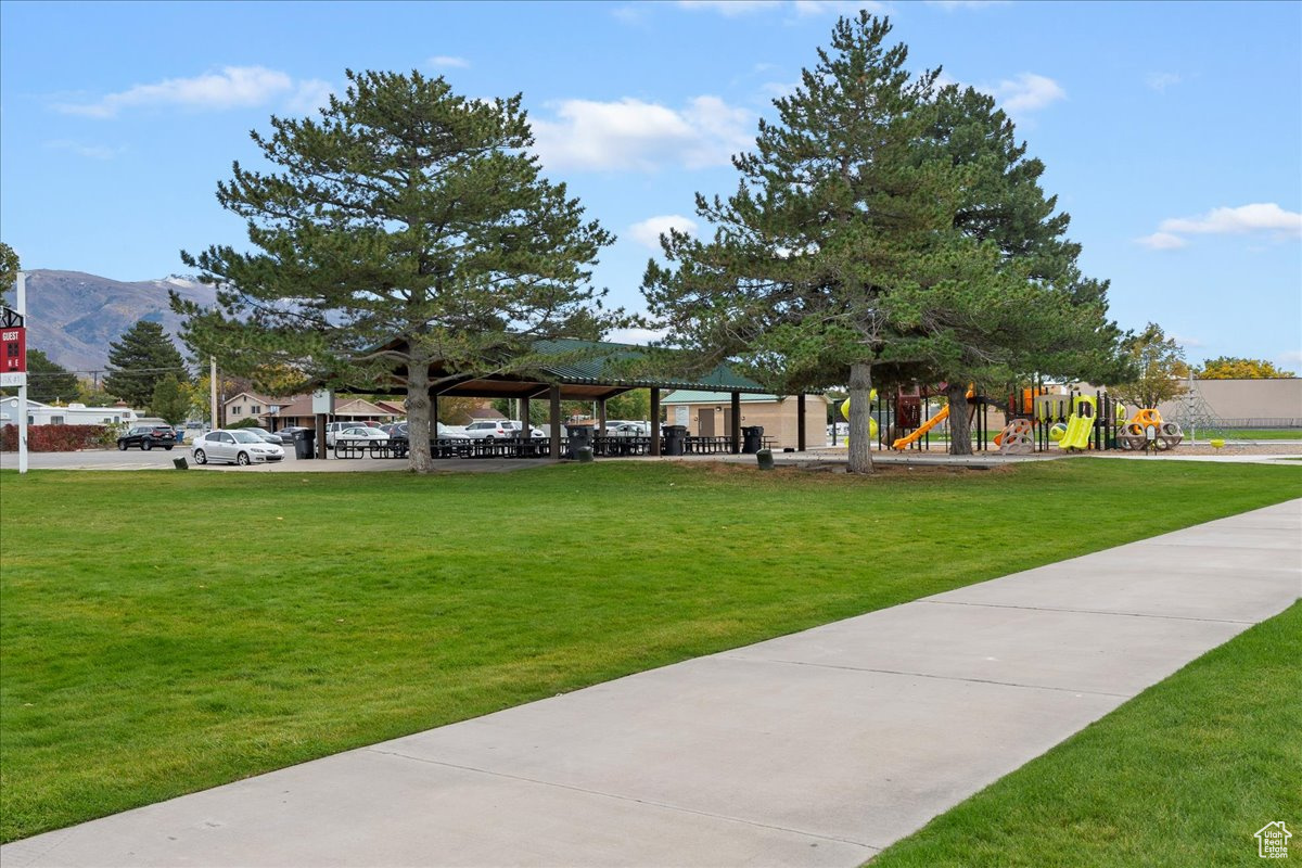 SOUTH POINTE - Residential