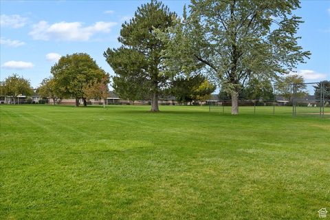 Tiny photo for 5522 S 600 E, Washington Terrace, UT 84405 (MLS # 2117796)