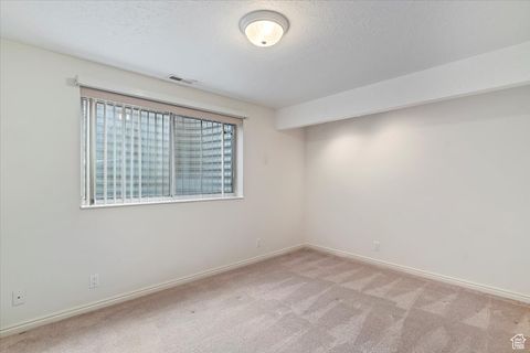 Tiny photo for 5522 S 600 E, Washington Terrace, UT 84405 (MLS # 2117796)