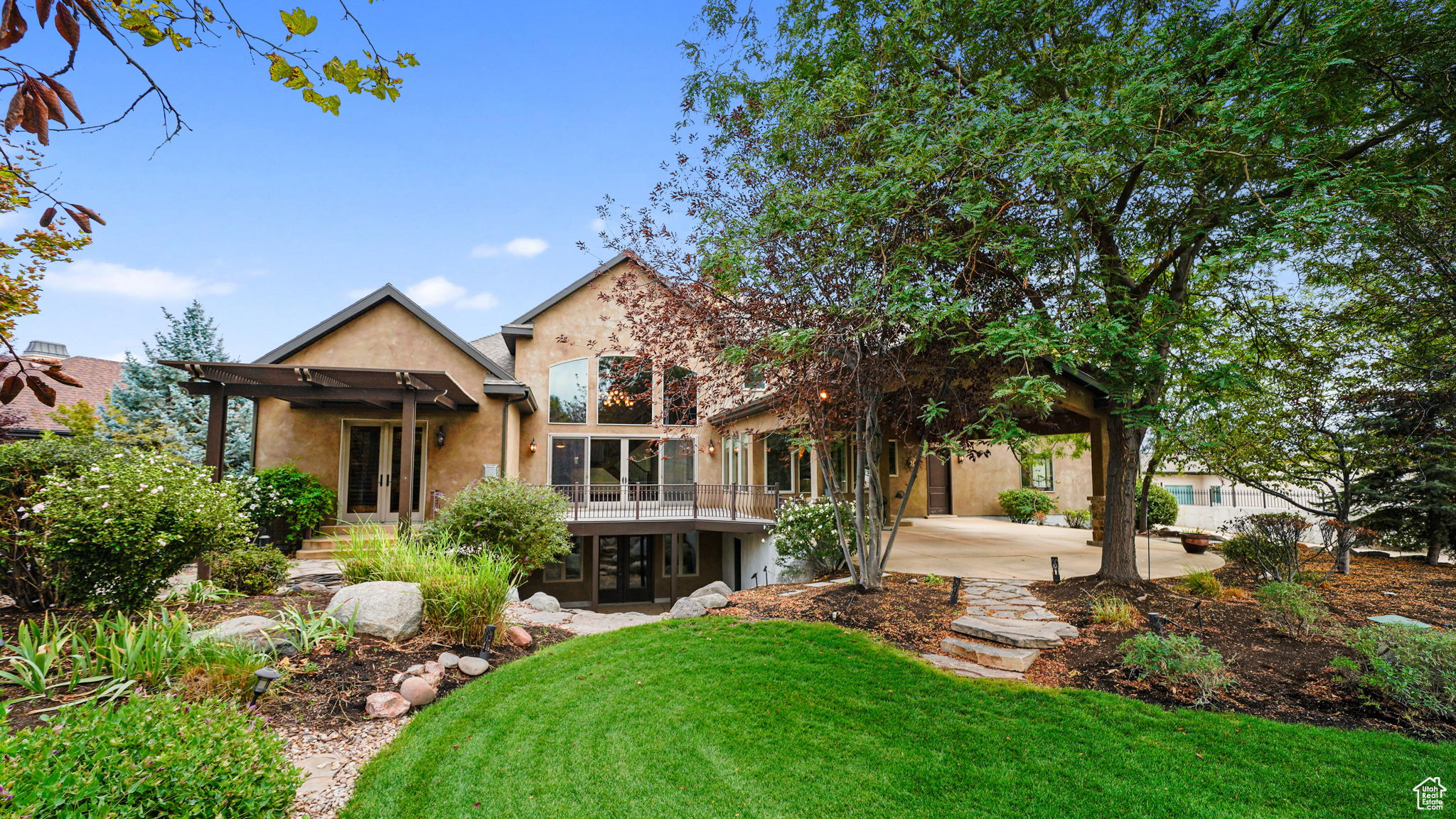 BISON RIDGE - Residential