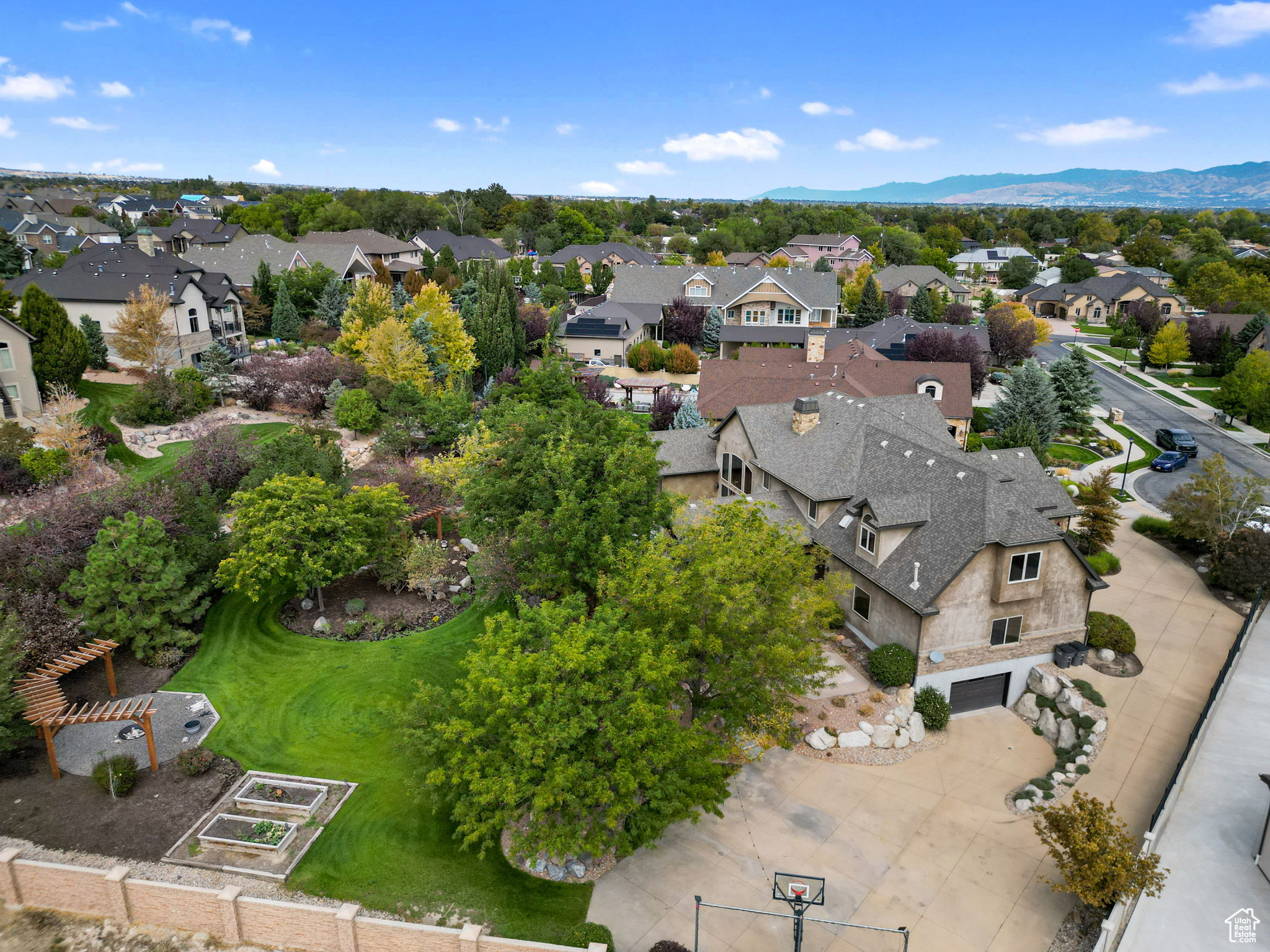 BISON RIDGE - Residential