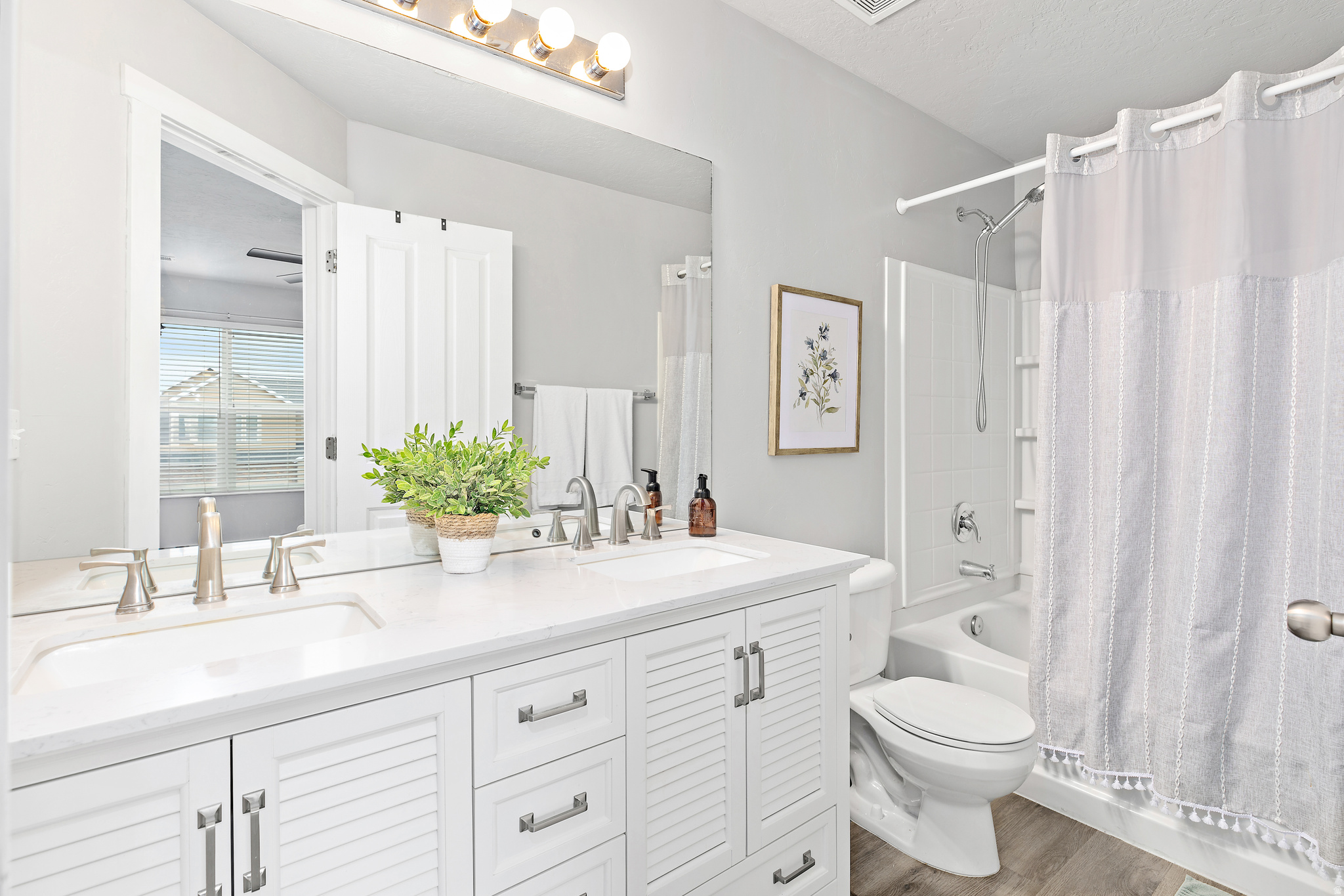 SPANISH VISTA - Residential