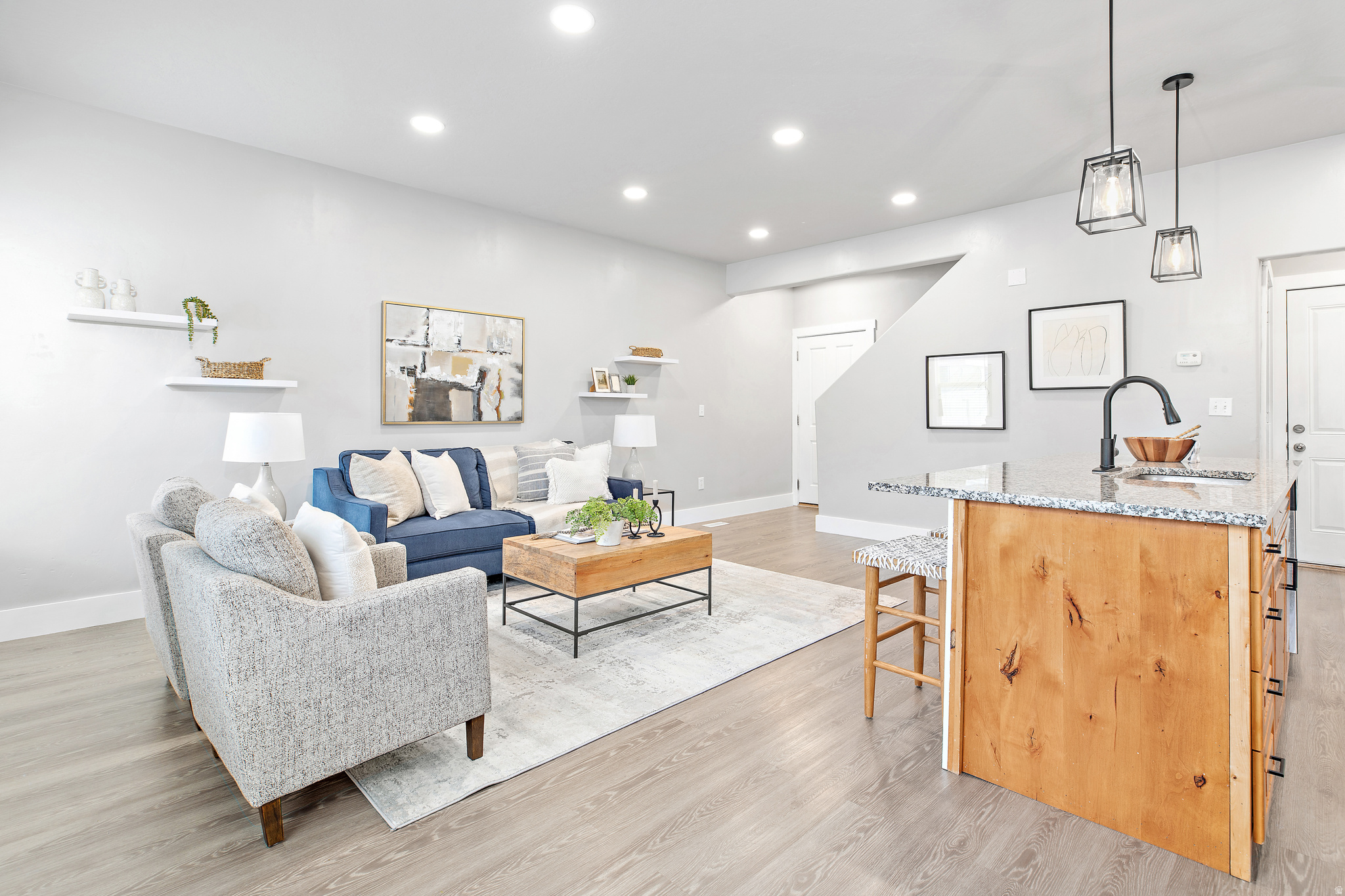 SPANISH VISTA - Residential